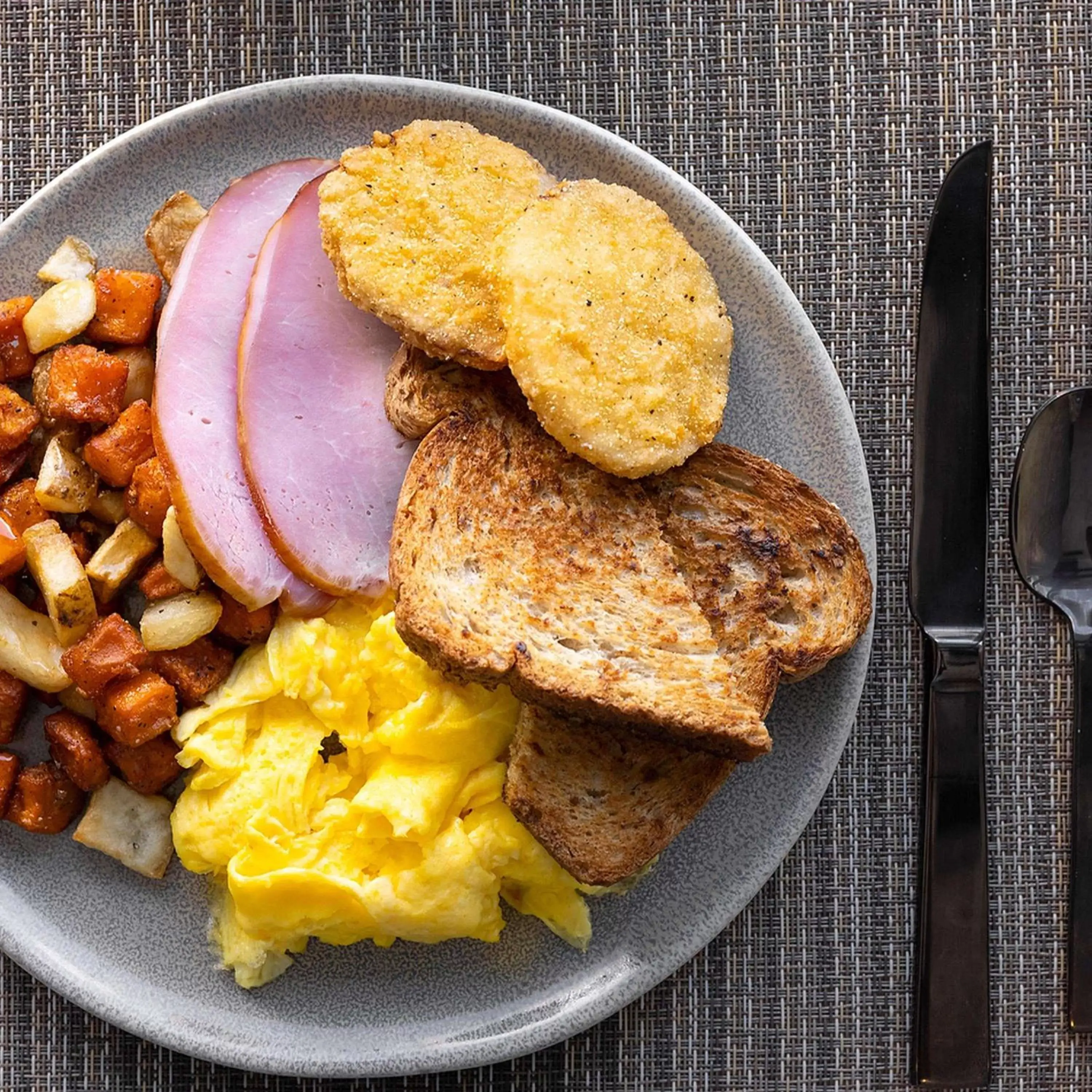 Breakfast, Food in Hilton Garden Inn Grapevine At Silverlake Crossing, Tx