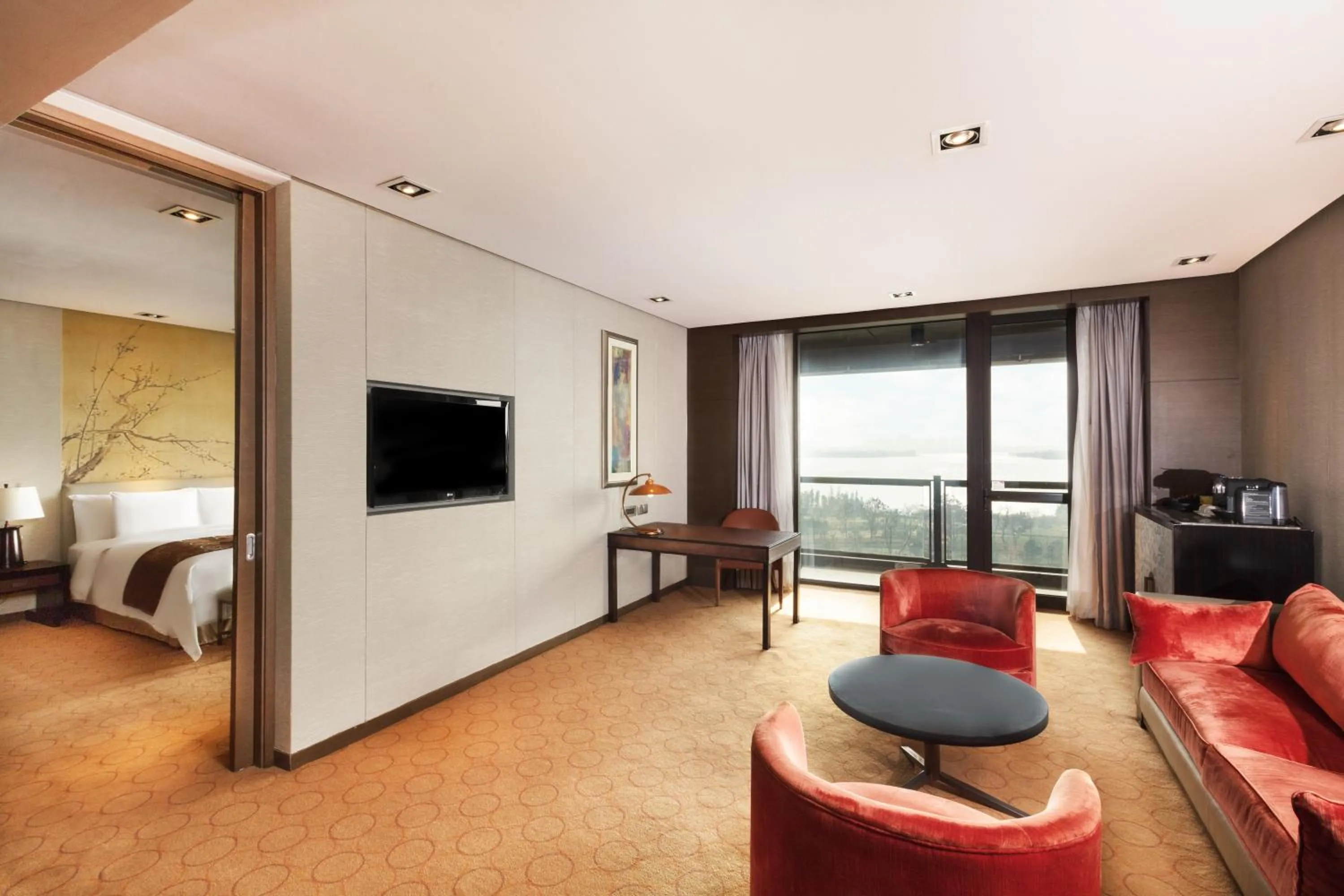 Photo of the whole room, Bed in Crowne Plaza Xuzhou Dalong Lake by IHG