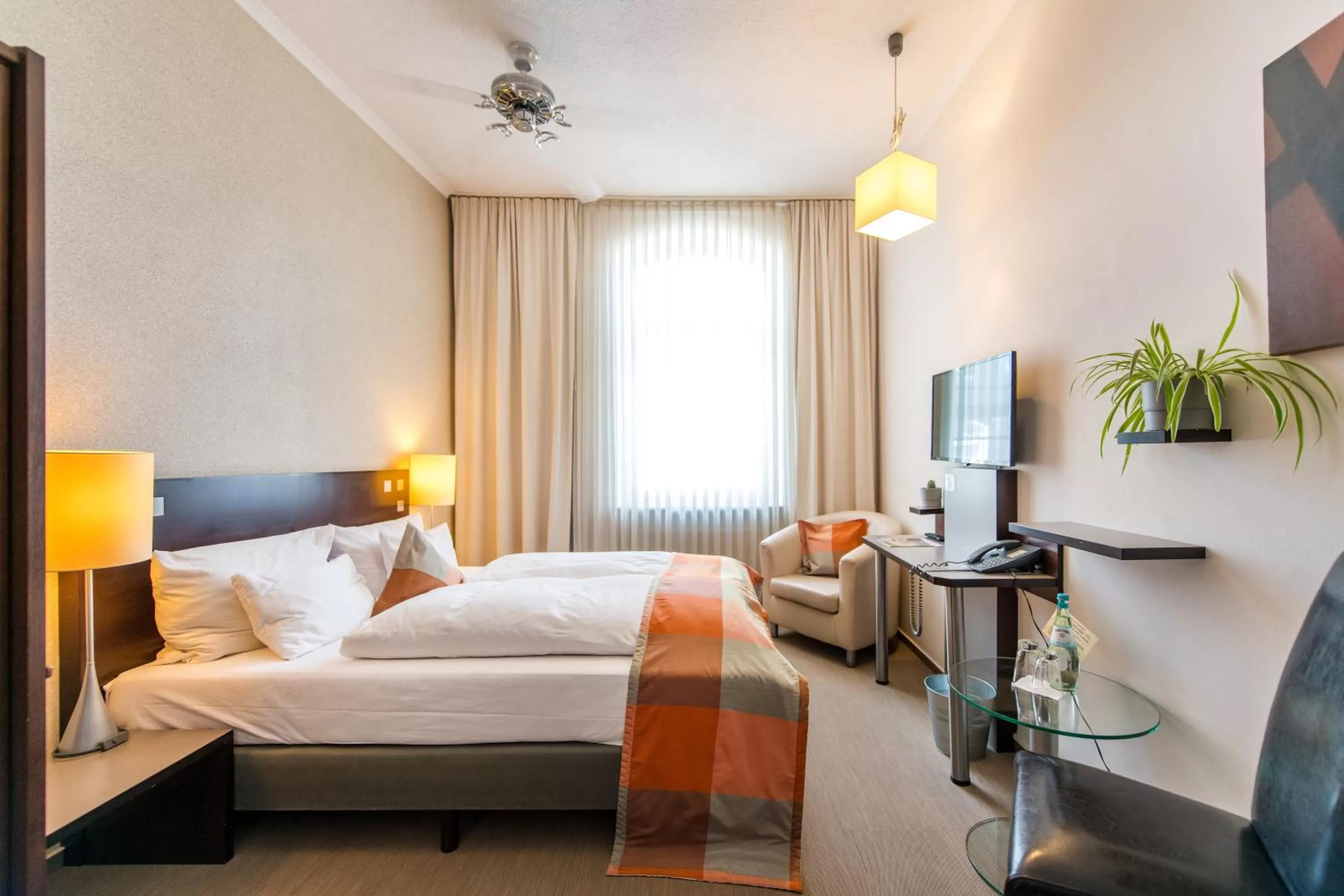 Photo of the whole room, Bed in Hotel Stein - Schiller's Manufaktur