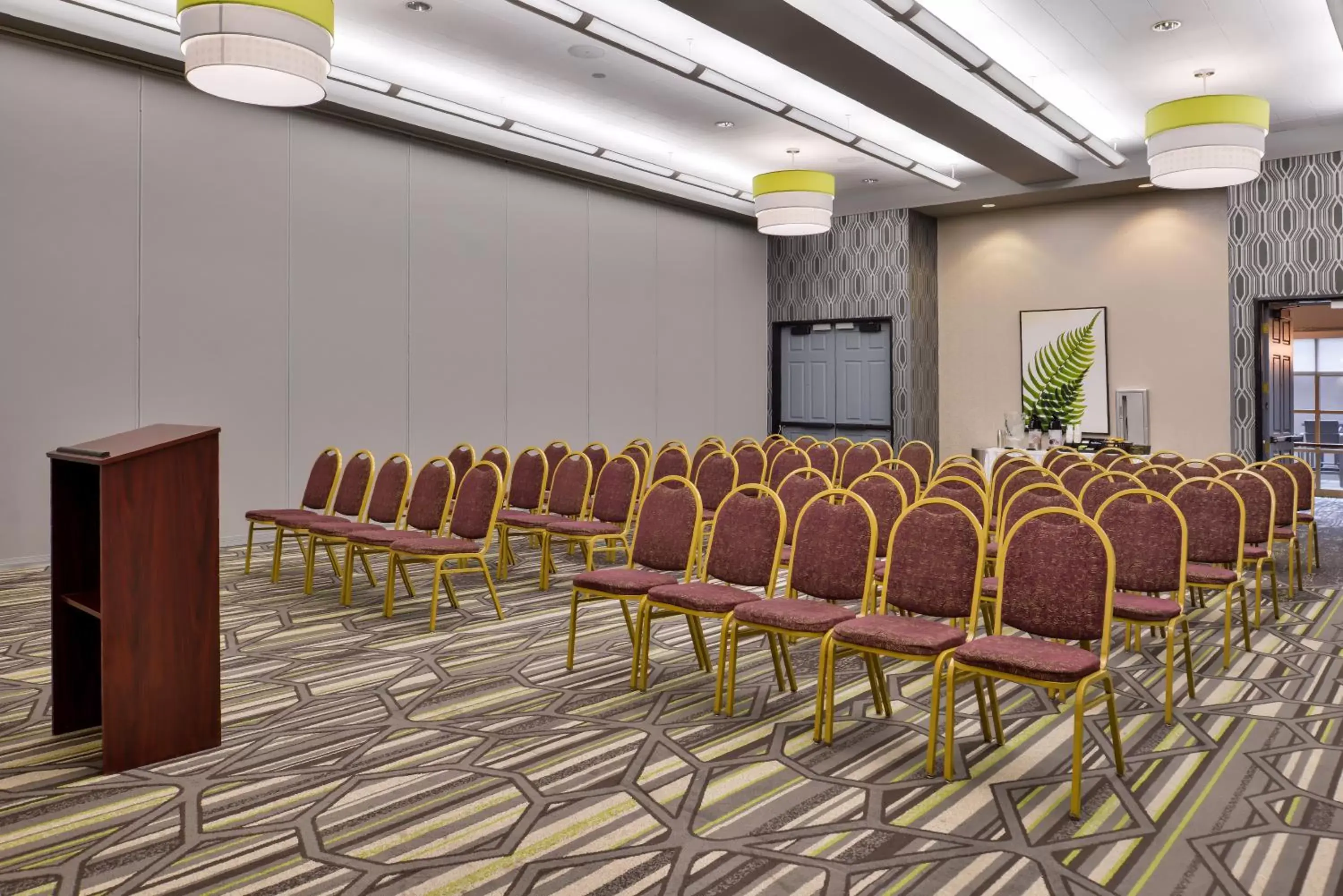 Meeting/conference room in HOLIDAY INN EXPRESS & SUITES ELK GROVE CENTRAL - HWY 99, an IHG Hotel