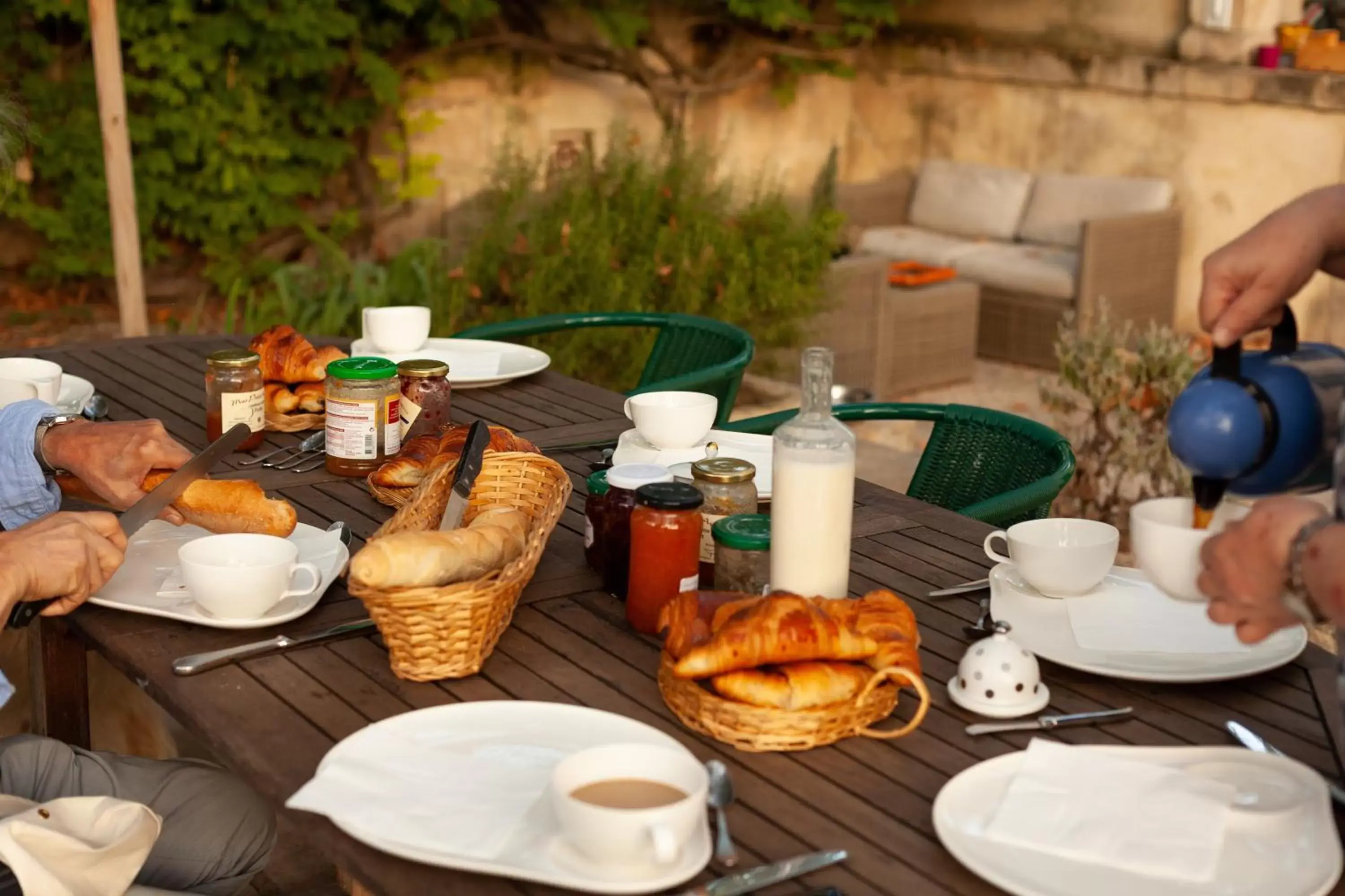 Breakfast in Château Cornillon