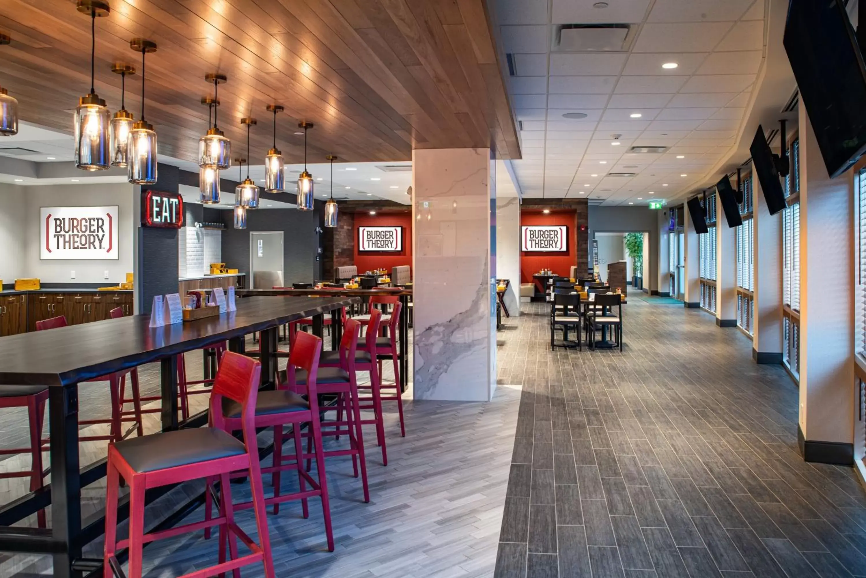 Restaurant/places to eat in Holiday Inn Edmonton South - Evario Events by IHG Restaurant/places to eat in Holiday Inn Edmonton South - Evario Events by IHG