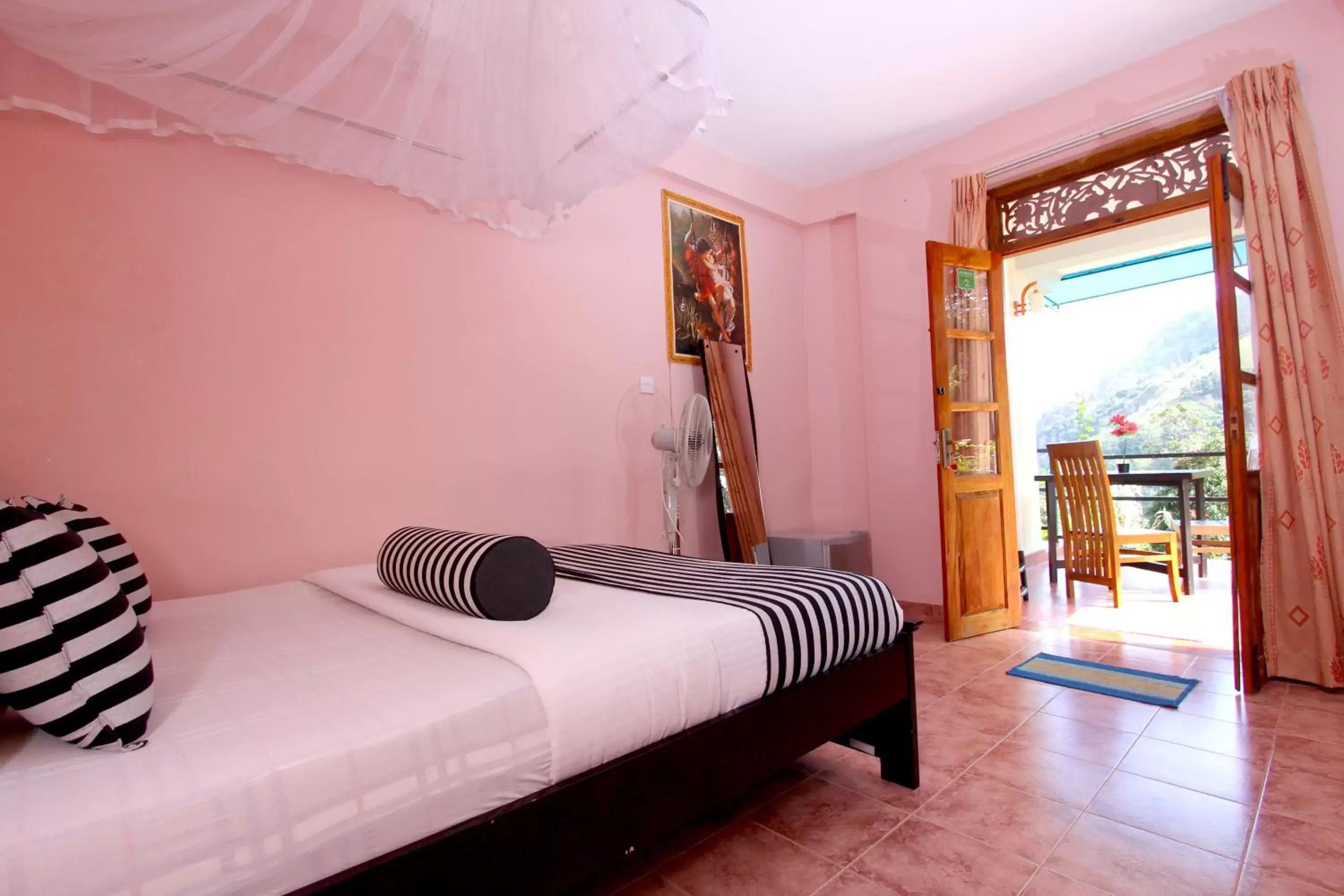 Double Room with Mountain View in Blue Ribbon Homestay Double Room with Mountain View in Blue Ribbon Homestay