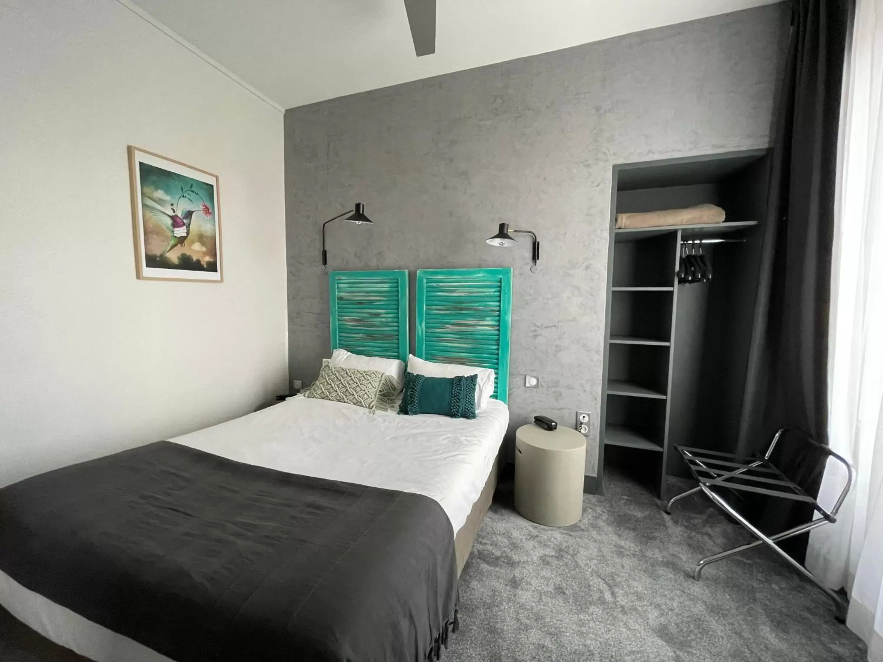 Bedroom, Bed in Urban Jungle Hôtel Orleans Bedroom, Bed in Urban Jungle Hôtel Orleans