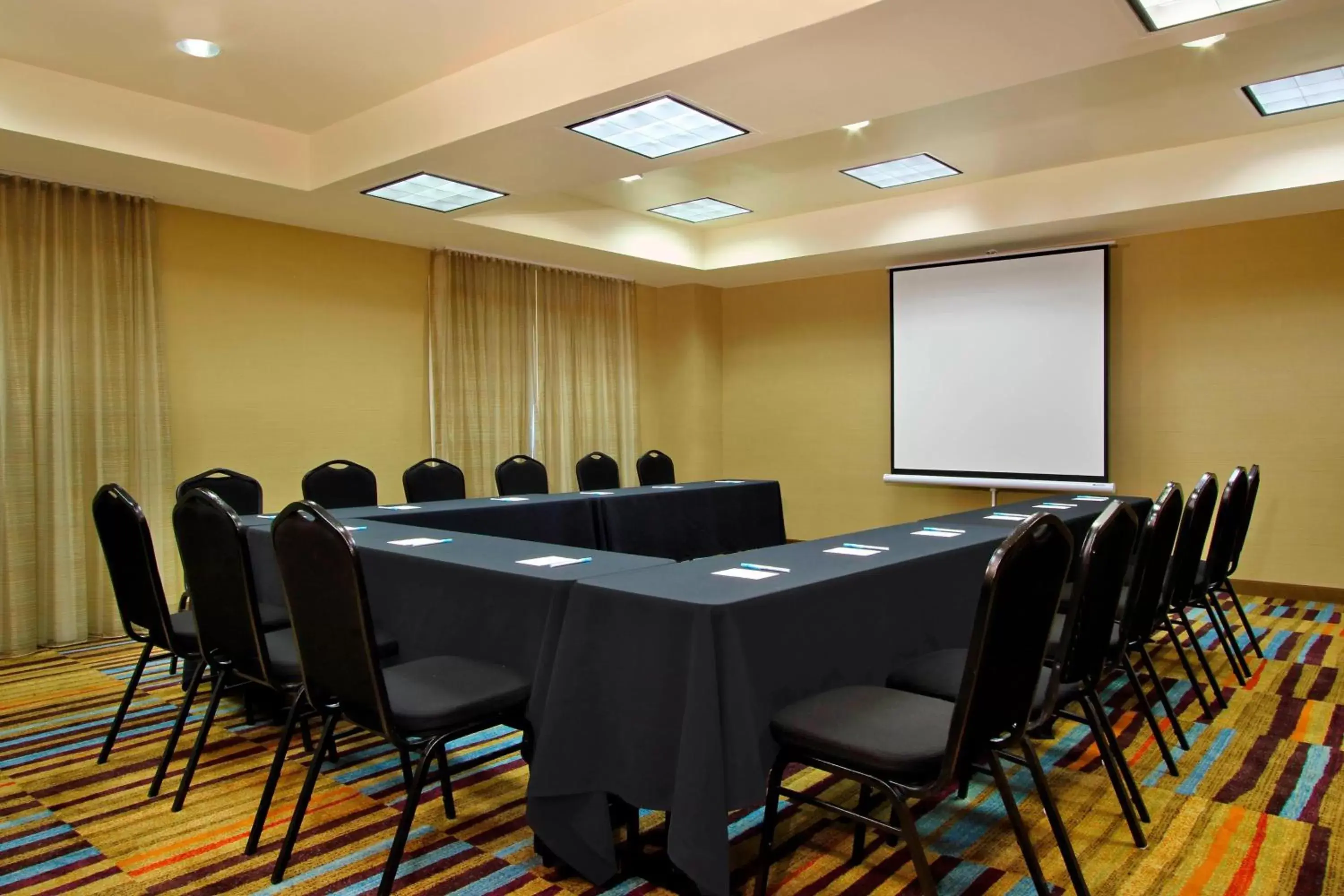 Meeting/conference room in Fairfield Inn & Suites Fresno Clovis