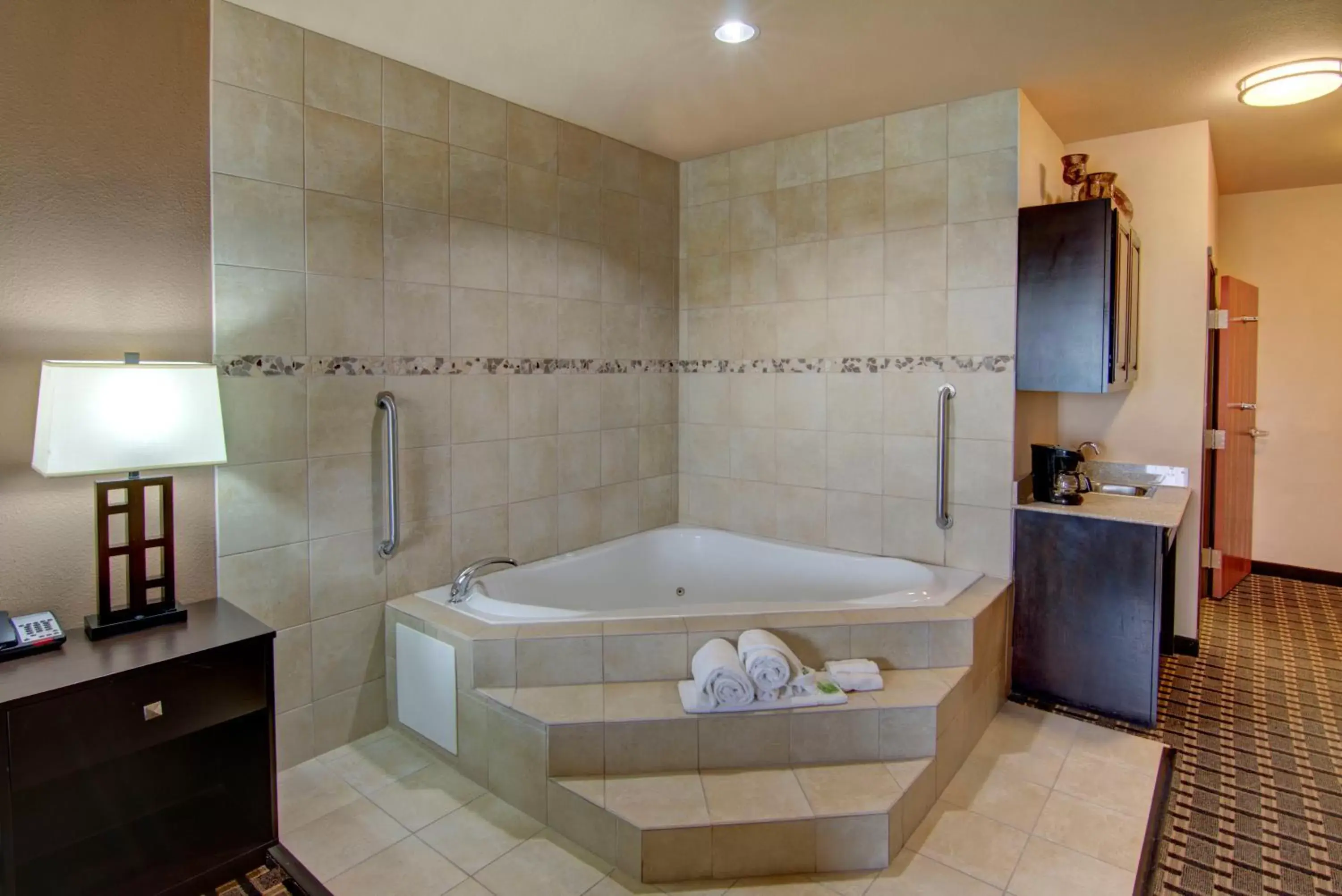 Photo of the whole room, Bathroom in Holiday Inn Express Hotel & Suites Huntsville, an IHG Hotel
