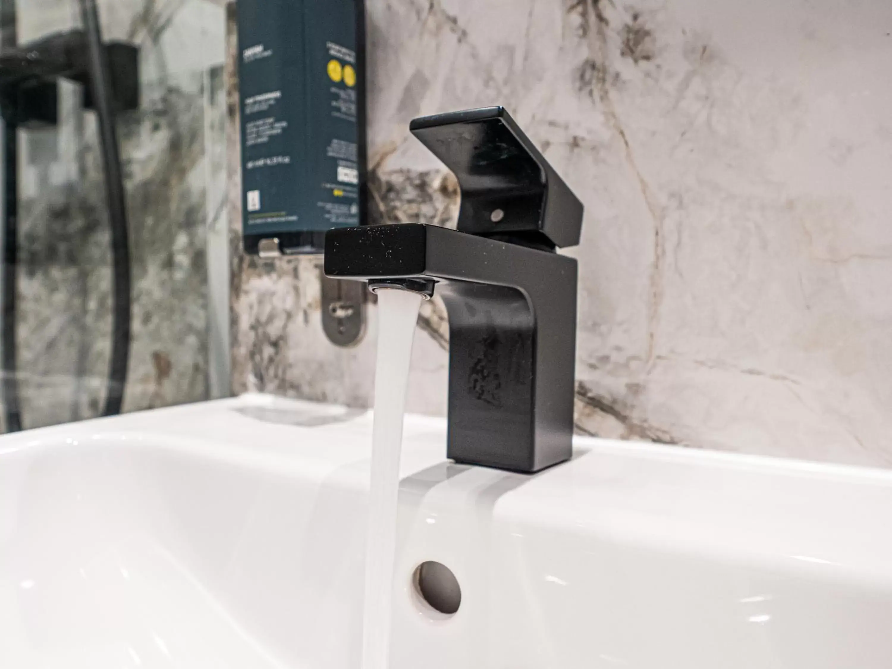 Deluxe Twin Room in Hyde Park Green Deluxe Twin Room in Hyde Park Green