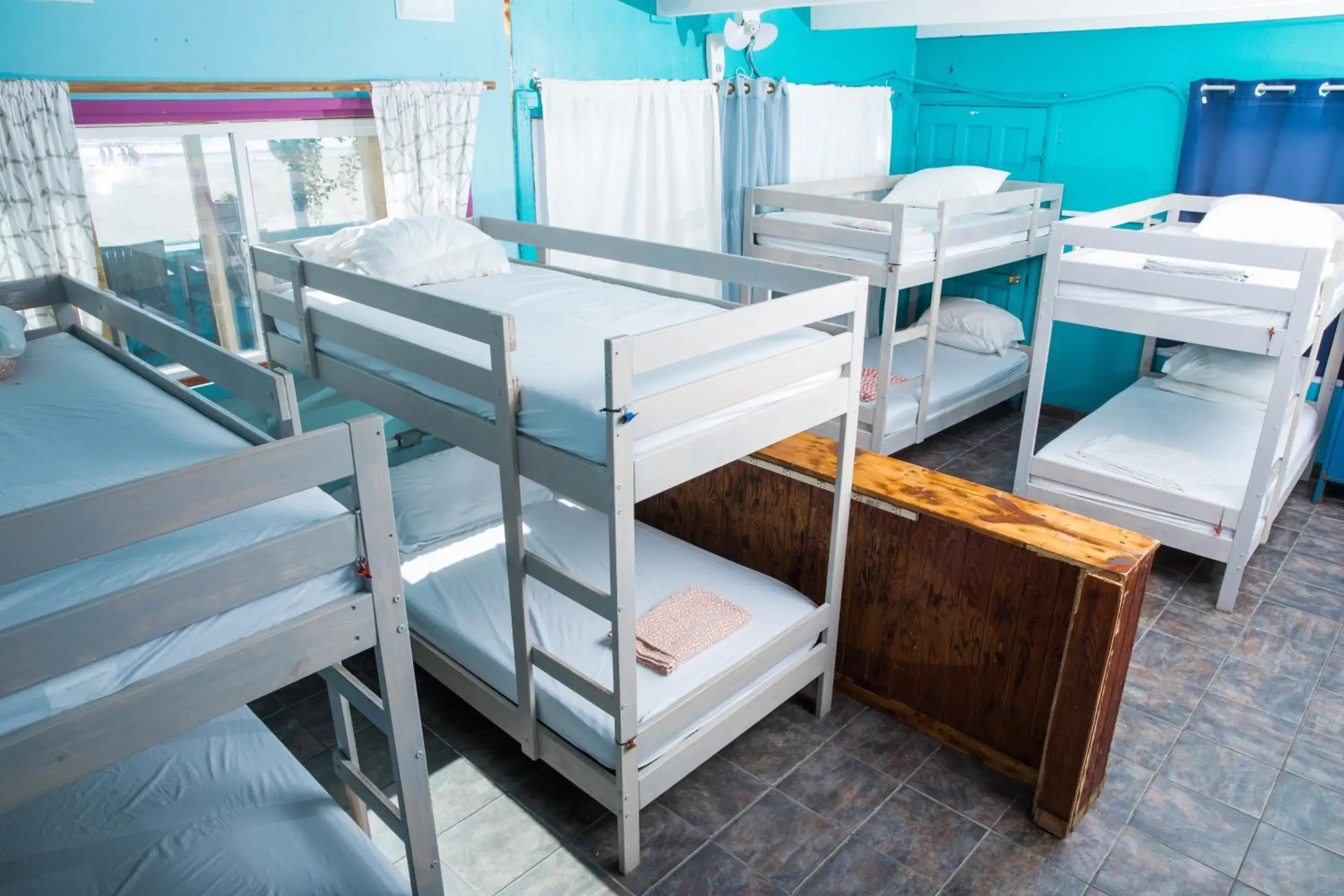 bunk bed in ITH Beach Bungalow Surf Hostel San Diego