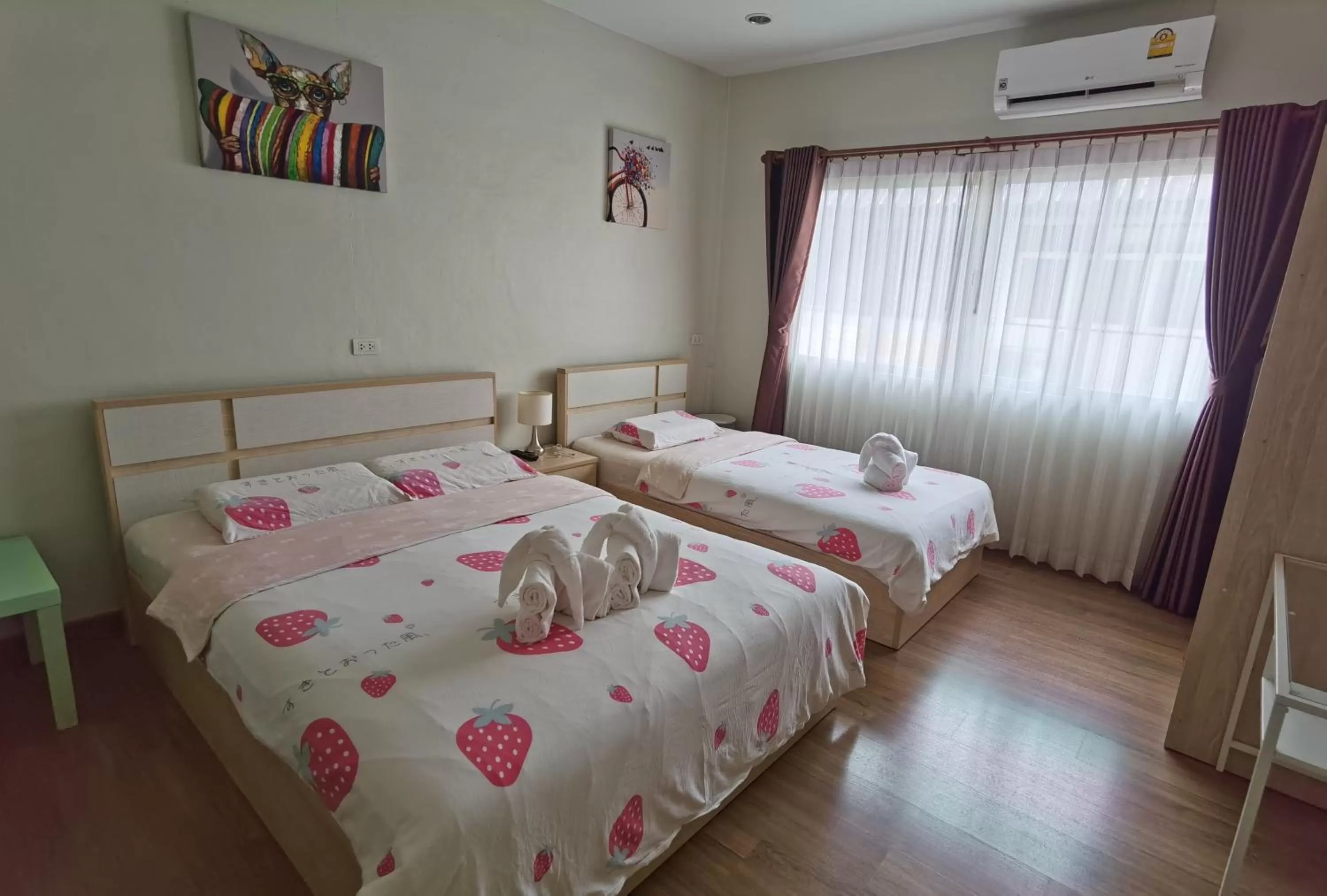 Photo of the whole room, Bed in TD Bangkok