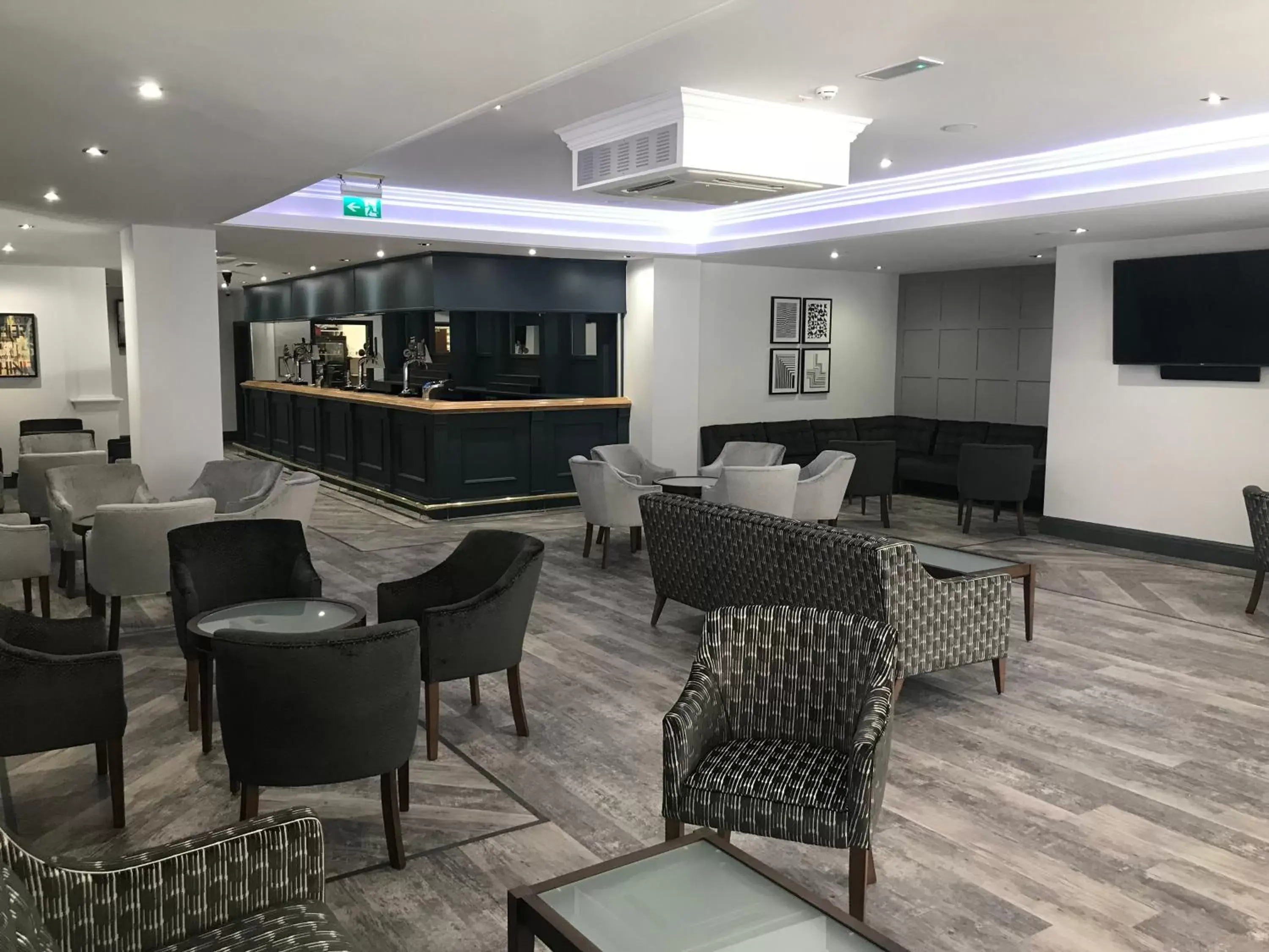 Lounge or bar, Lounge/Bar in Best Western Rockingham Forest Hotel