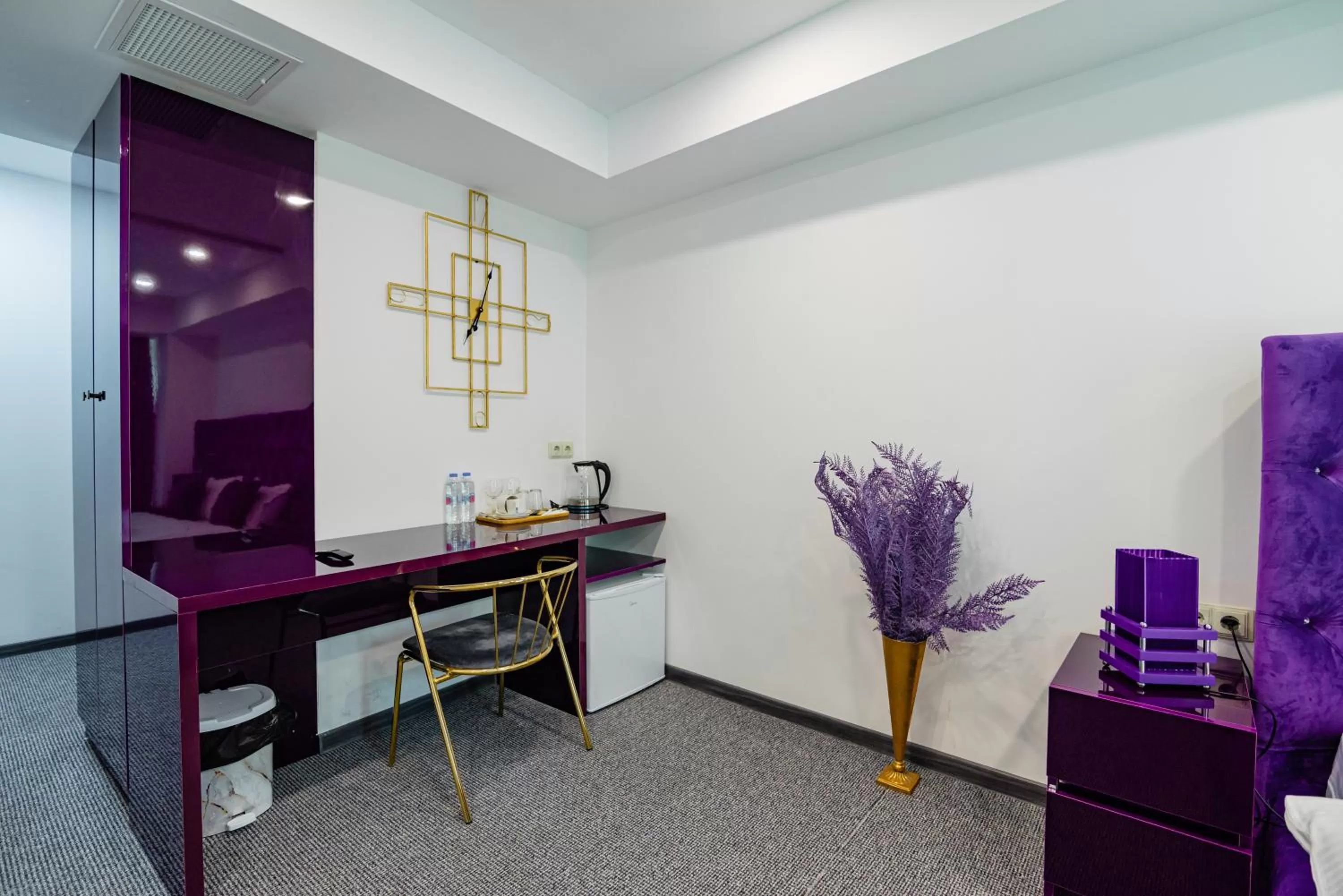 Seating area in Royal Plaza Hotel