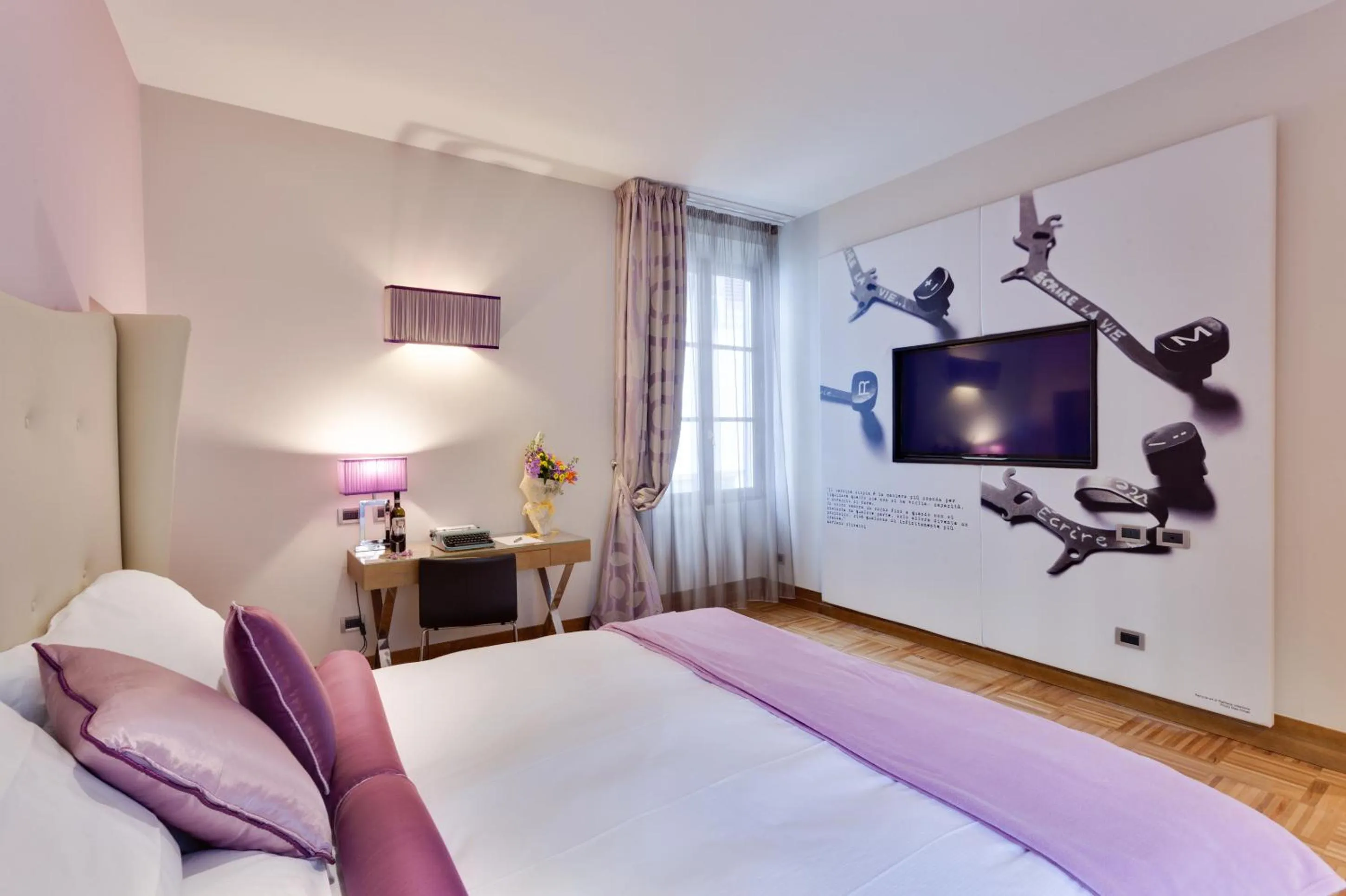 Photo of the whole room, Bed in Solo Experience Hotel