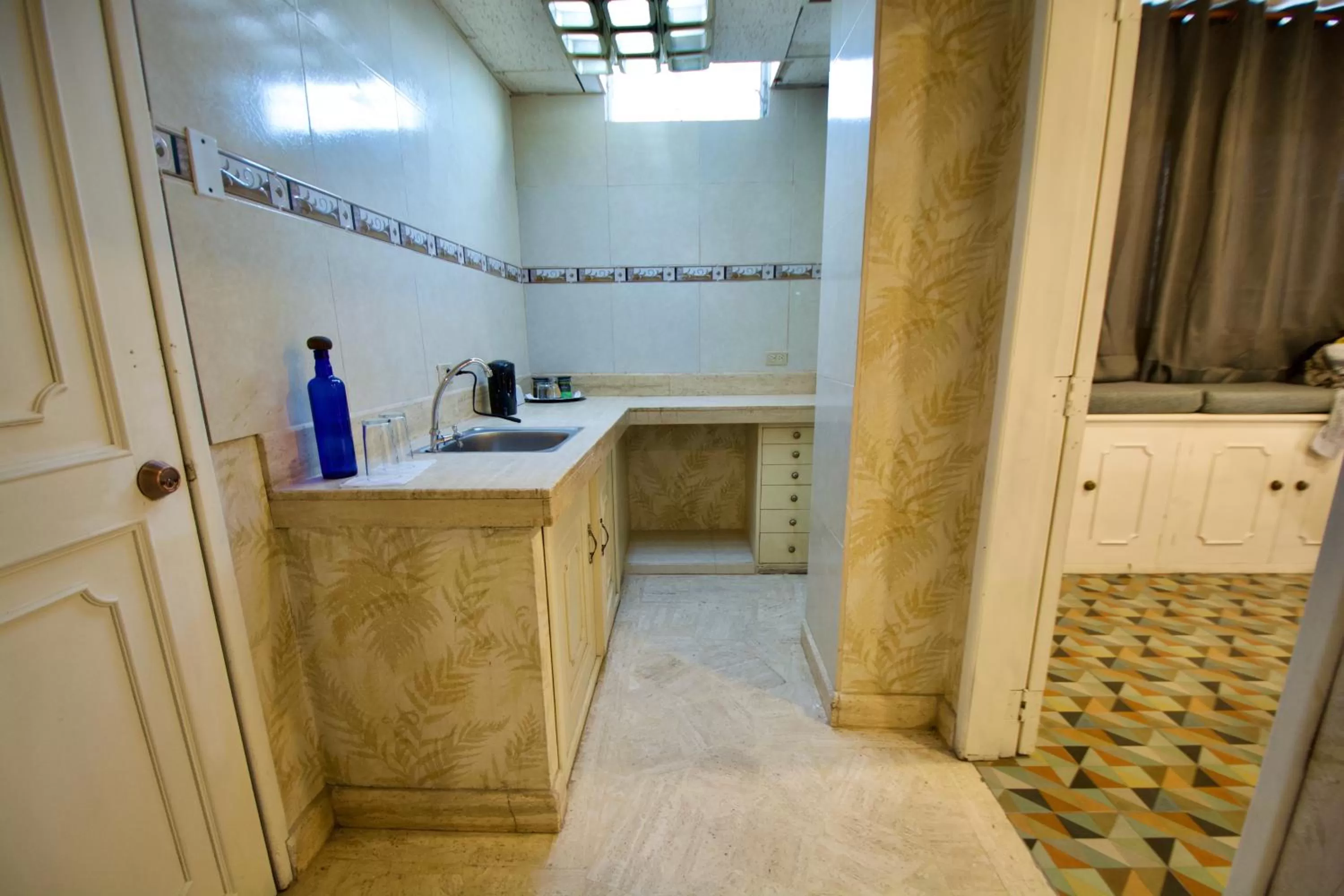 Coffee/tea facilities, Kitchen/Kitchenette in Pepe's House Guayaquil I Self Check-In MicroHotel