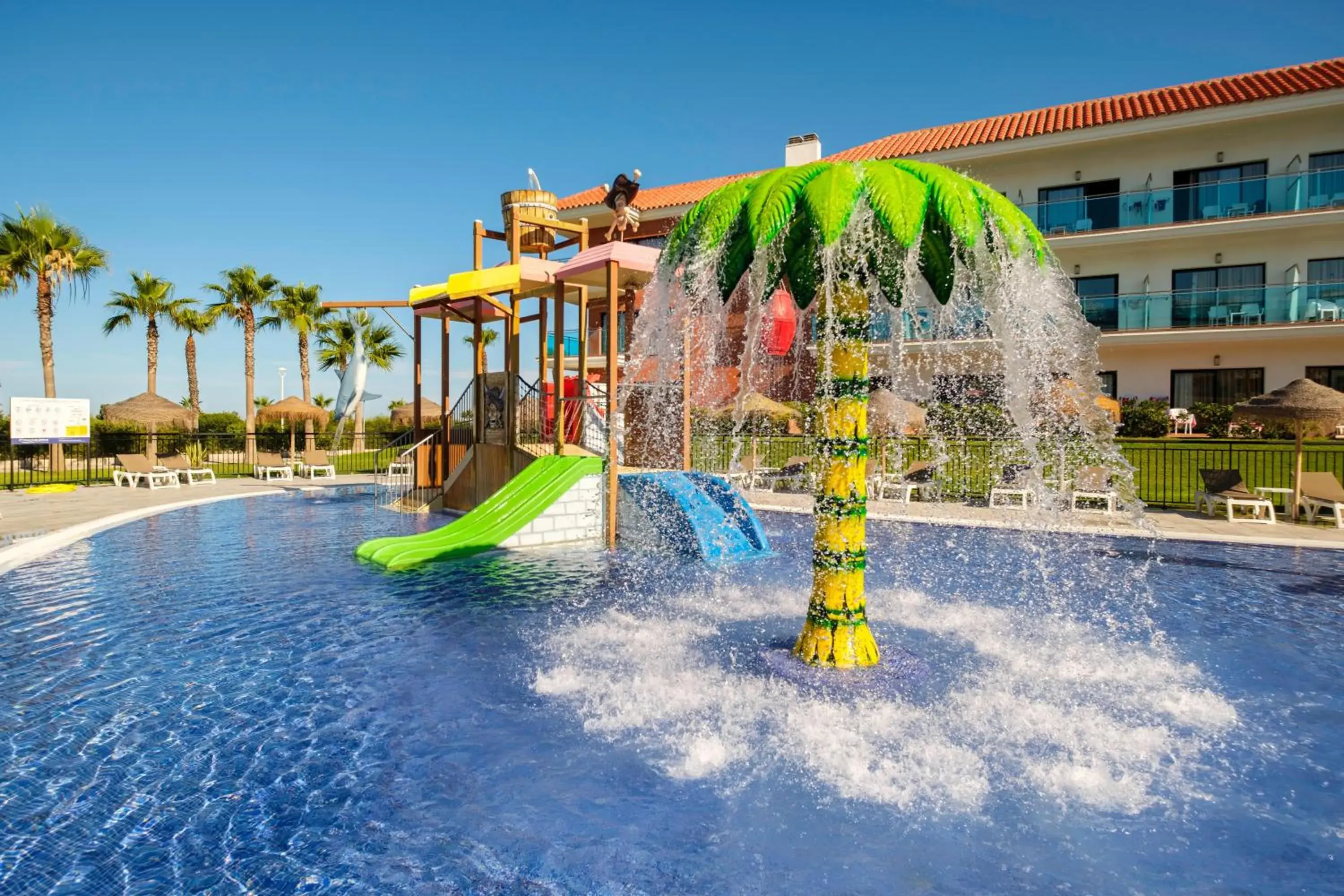 Swimming pool, Water Park in Hotel Best Costa Ballena