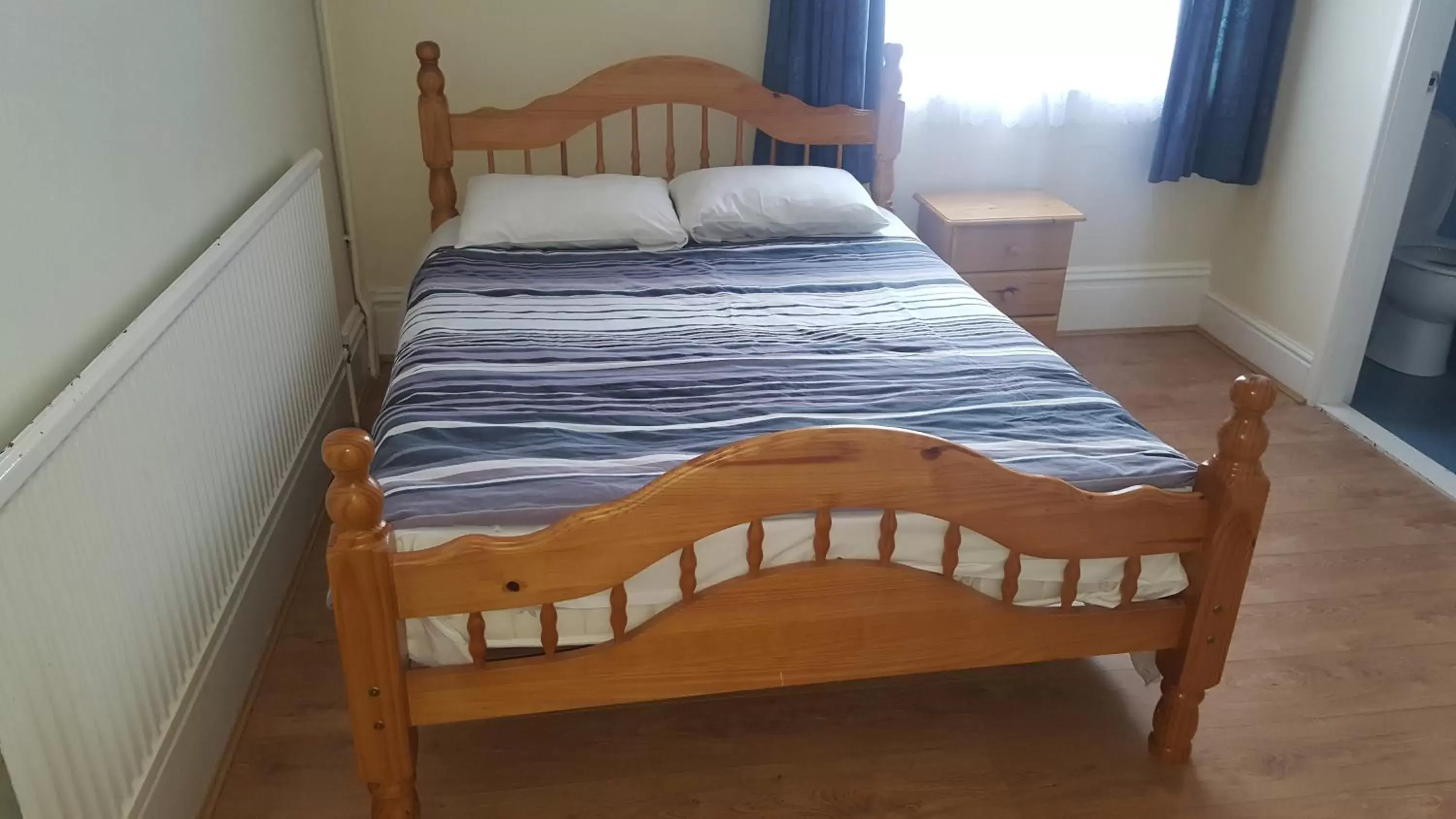 Bed in Grafton House