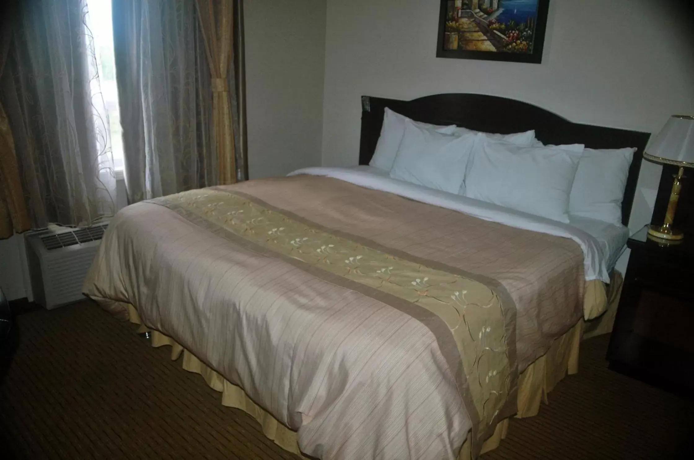 Bedroom, Bed in Days Inn by Wyndham Athabasca