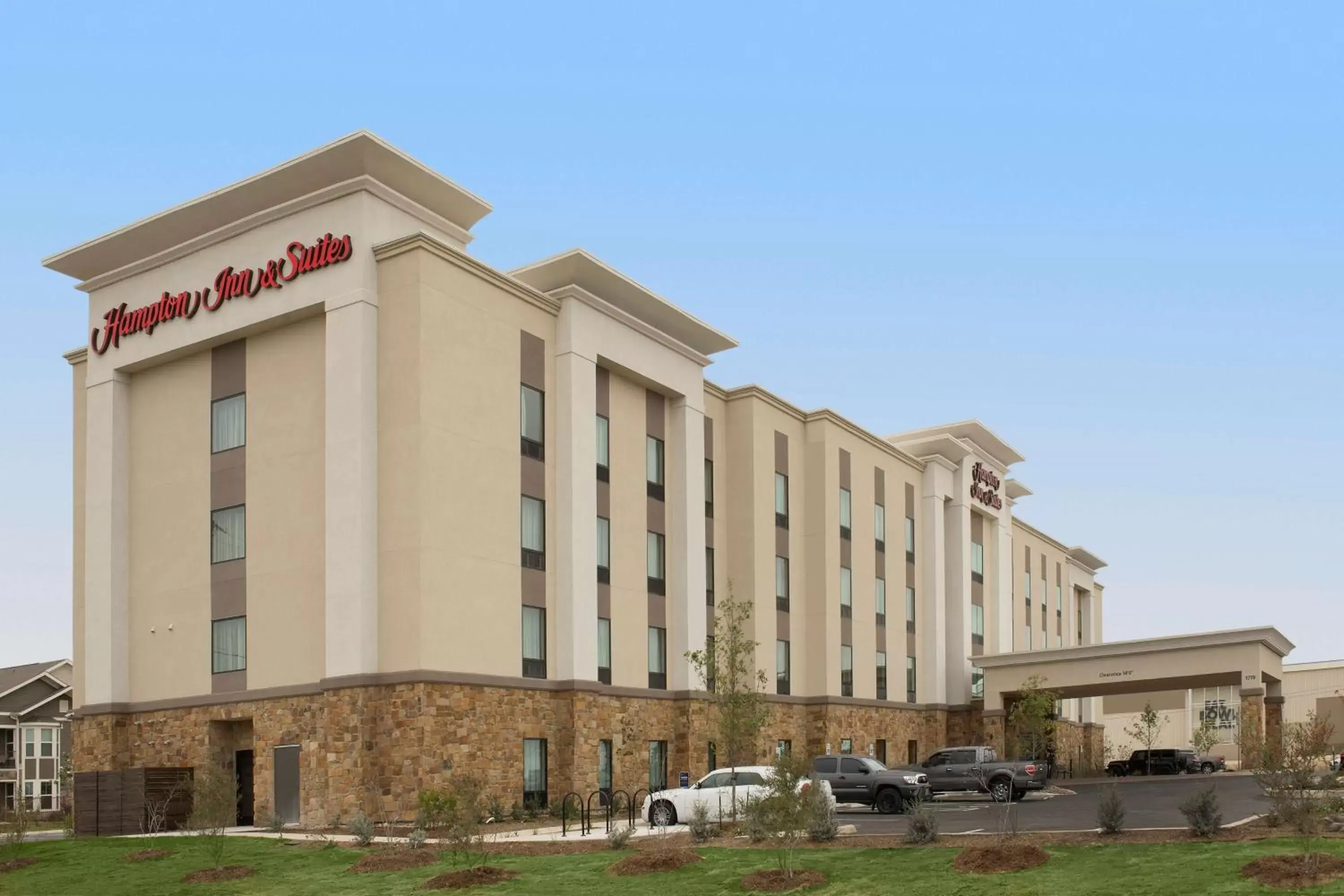 Property building in Hampton Inn & Suites San Antonio Lackland AFB SeaWorld Property building in Hampton Inn & Suites San Antonio Lackland AFB SeaWorld
