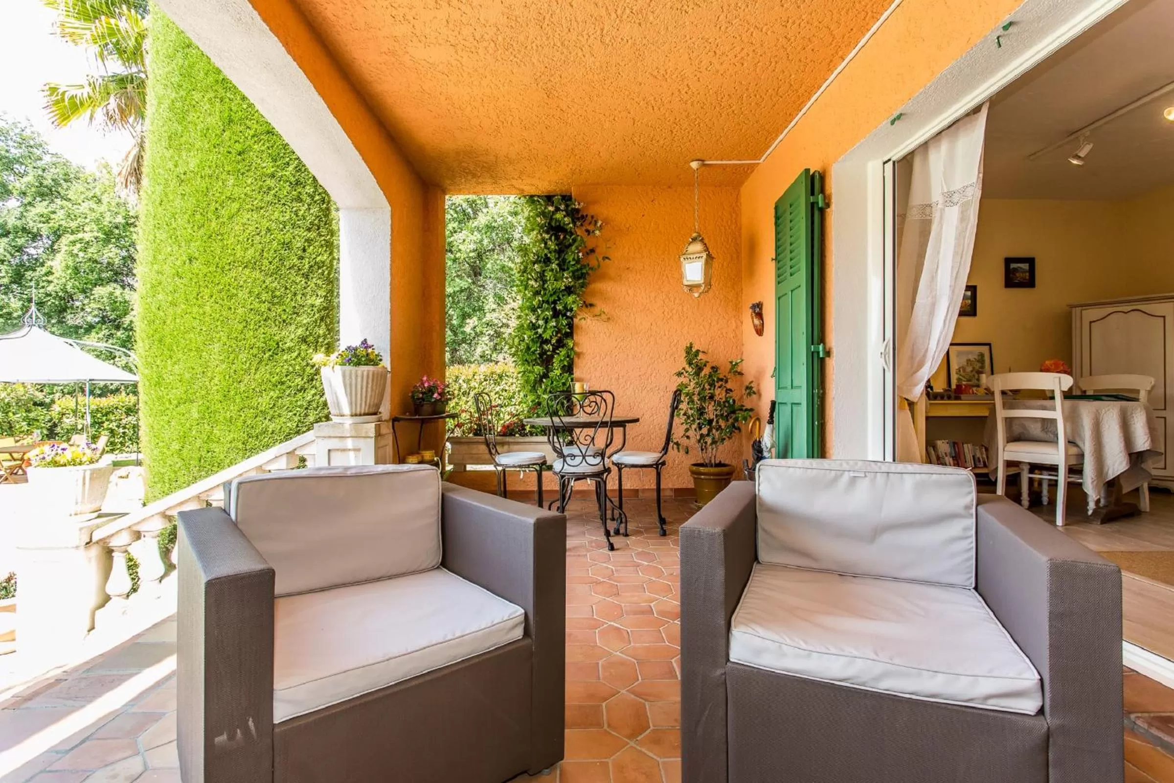 Balcony/Terrace in Mas Du Roc Bed & Breakfast