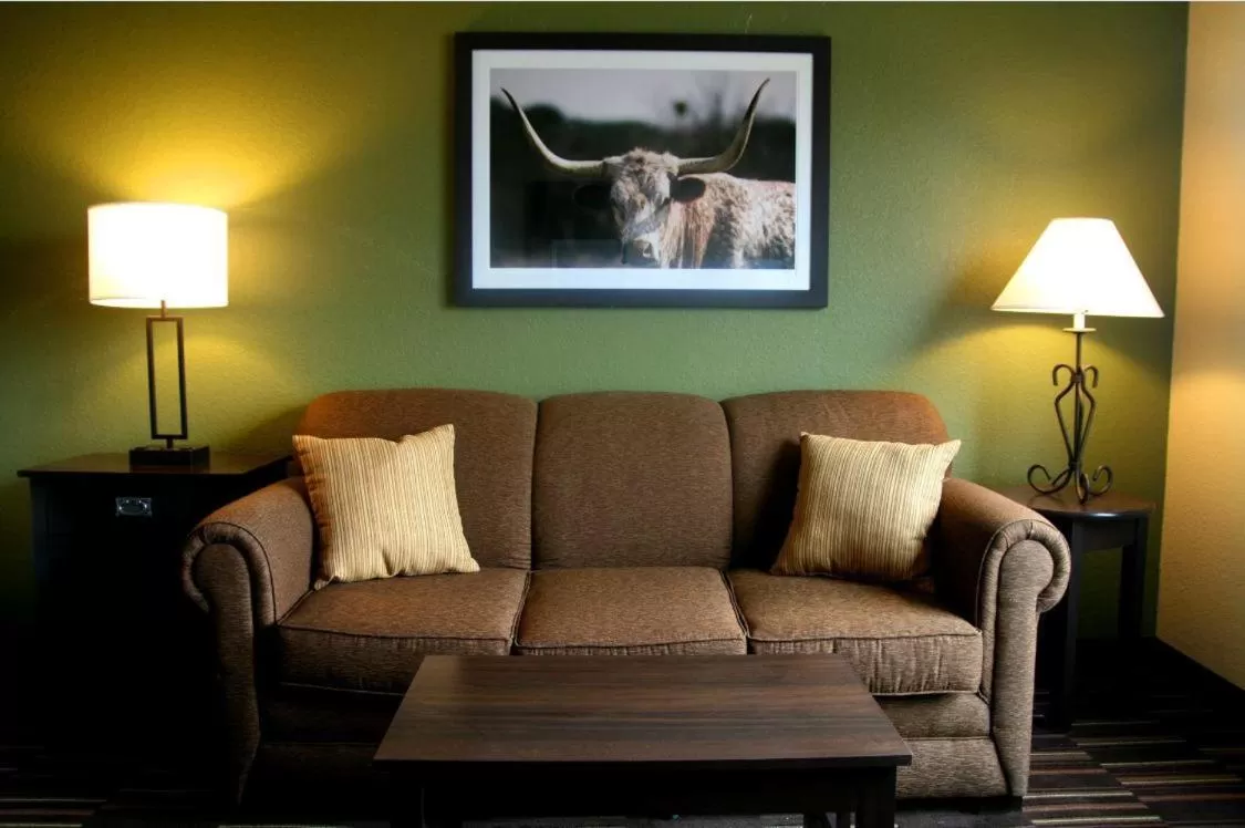 Seating area in Comfort Inn & Suites