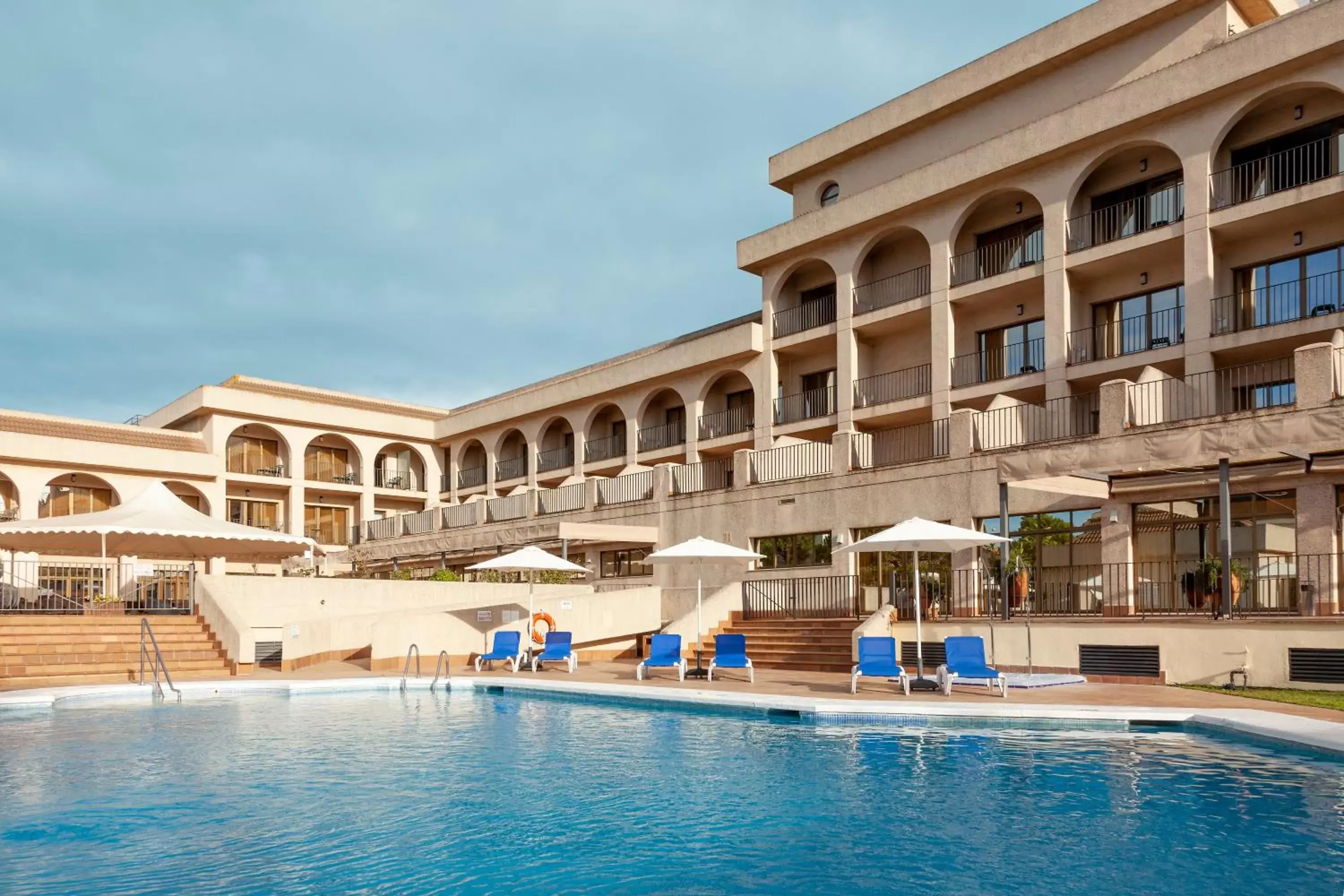 Swimming pool, Property Building in Hotel Macià Doñana