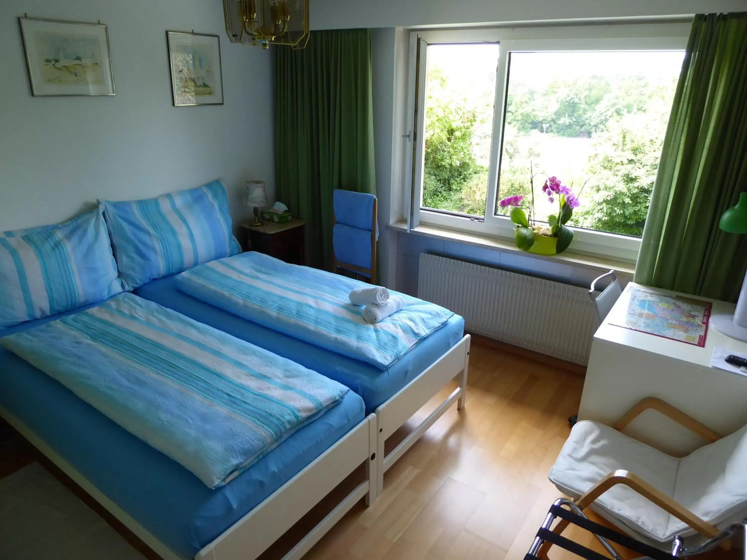 Photo of the whole room, Bed in B&B Pappelweg - 2