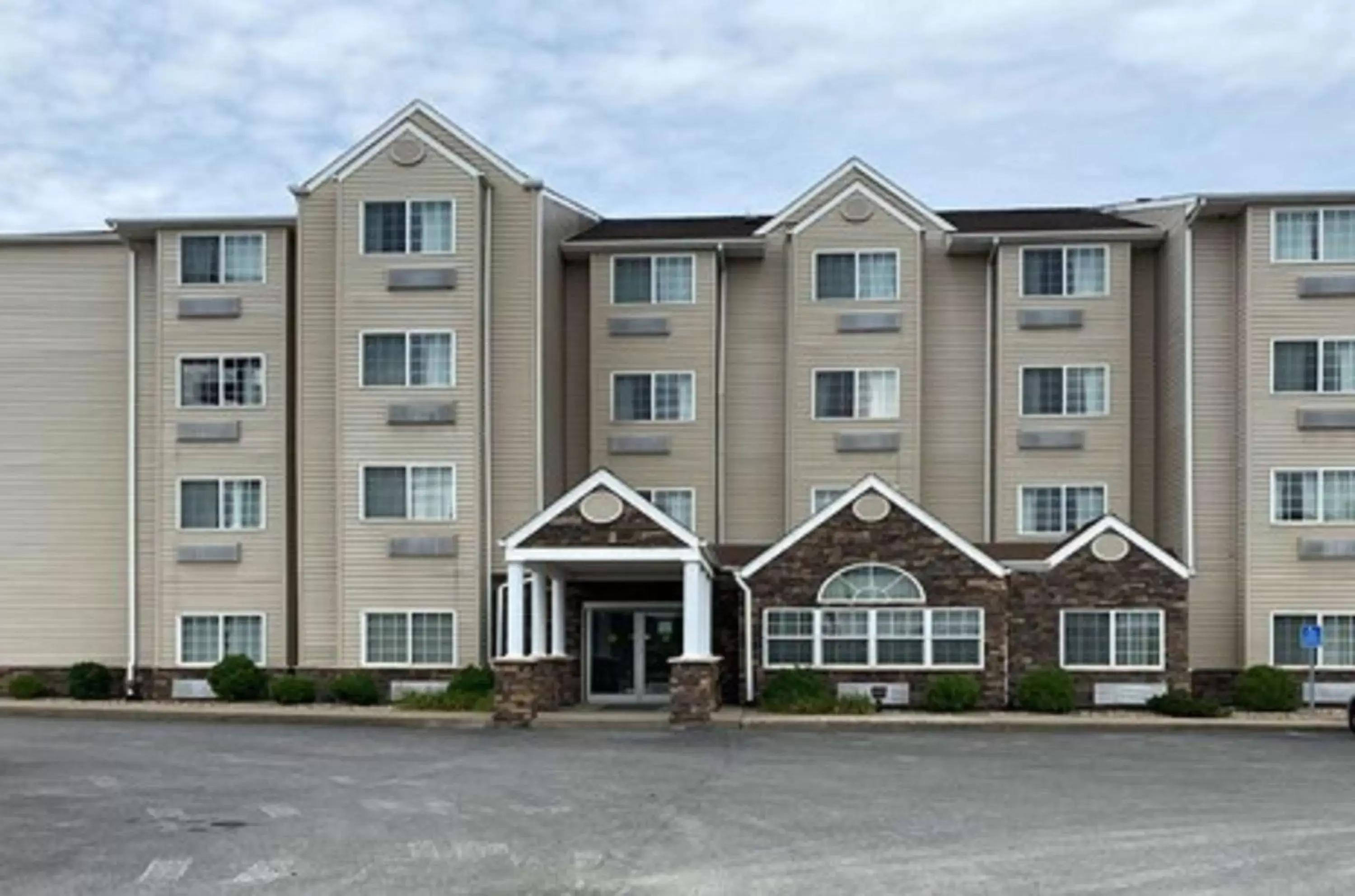 Property Building in SureStay Plus Hotel by Best Western Morgantown