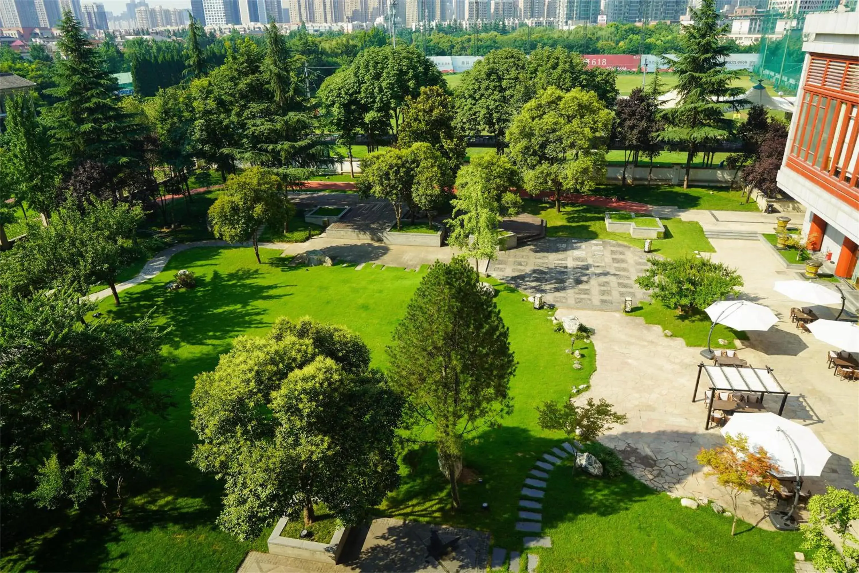 Garden, Pool View in Shangri-La Hotel Xi'an