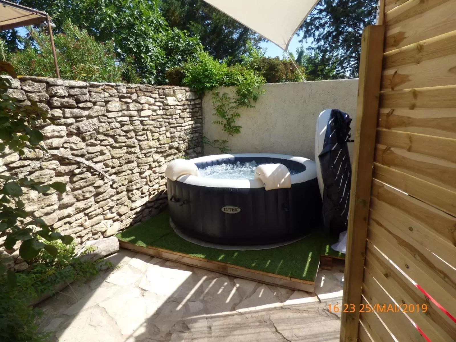 Spa and wellness centre/facilities in MAS MAURANE-Chambre d'hôte avec SPA privé aux portes d'ARLES