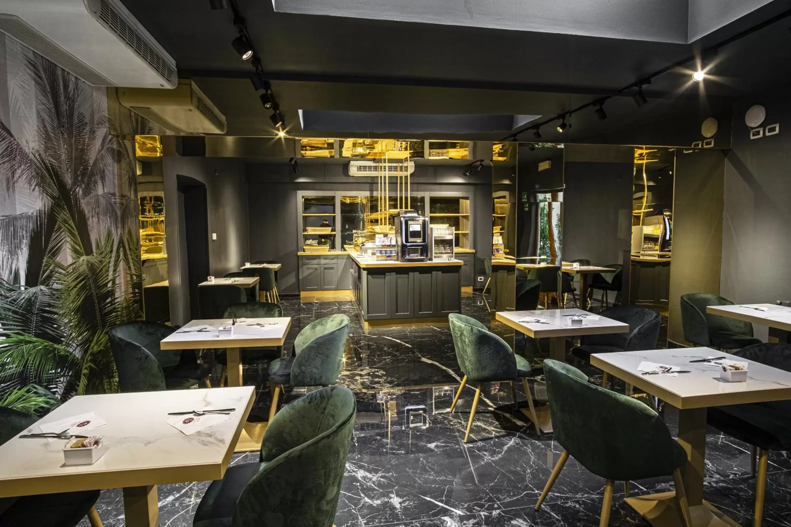 Lounge or bar, Restaurant/Places to Eat in Hotel Urbani