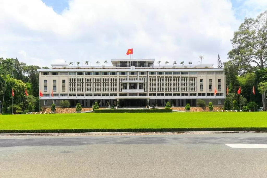 SaiGon CoZy Hotel "241 Pham Ngu Lao Street''