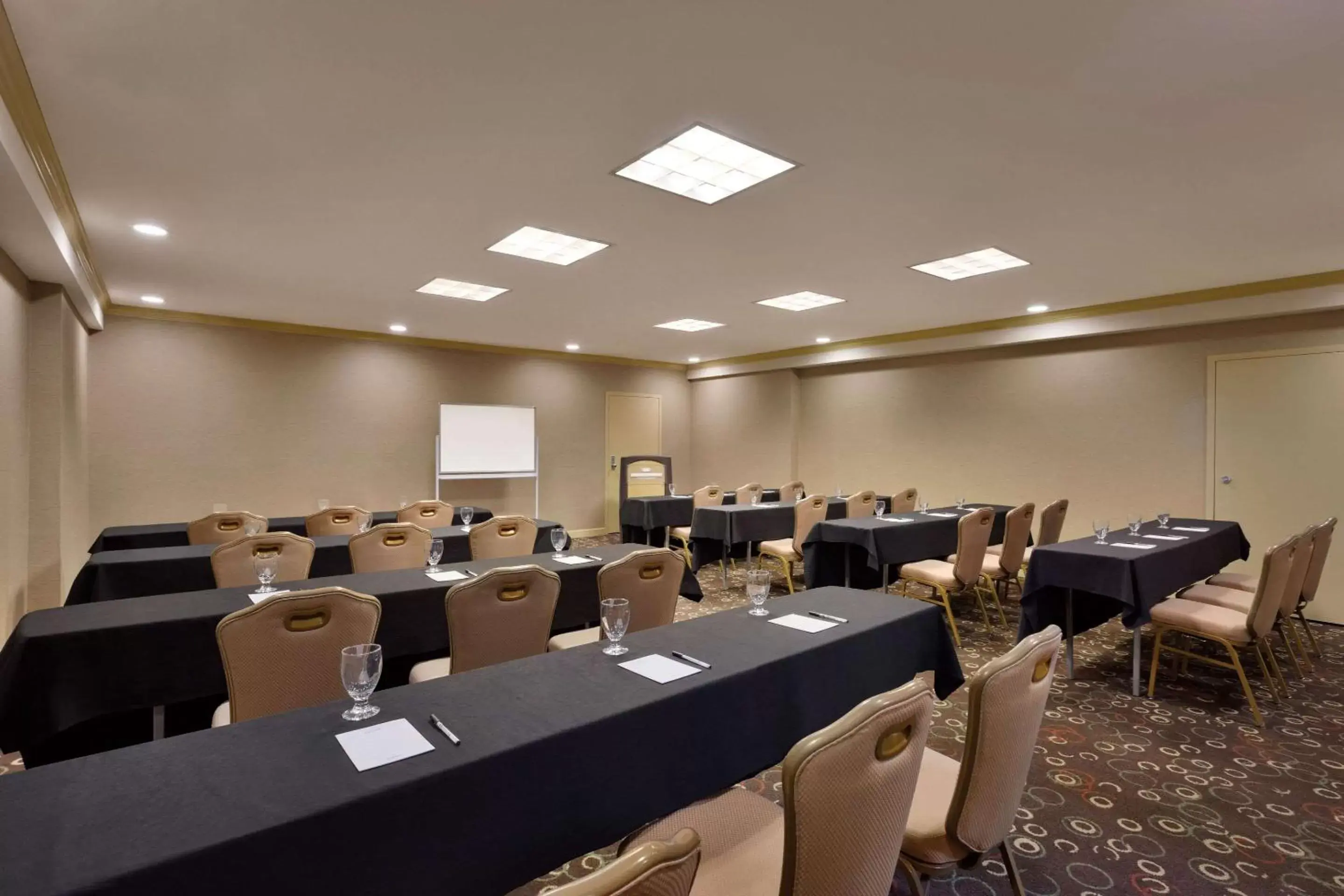 Meeting/conference room in Radisson Hotel Lenexa Overland Park