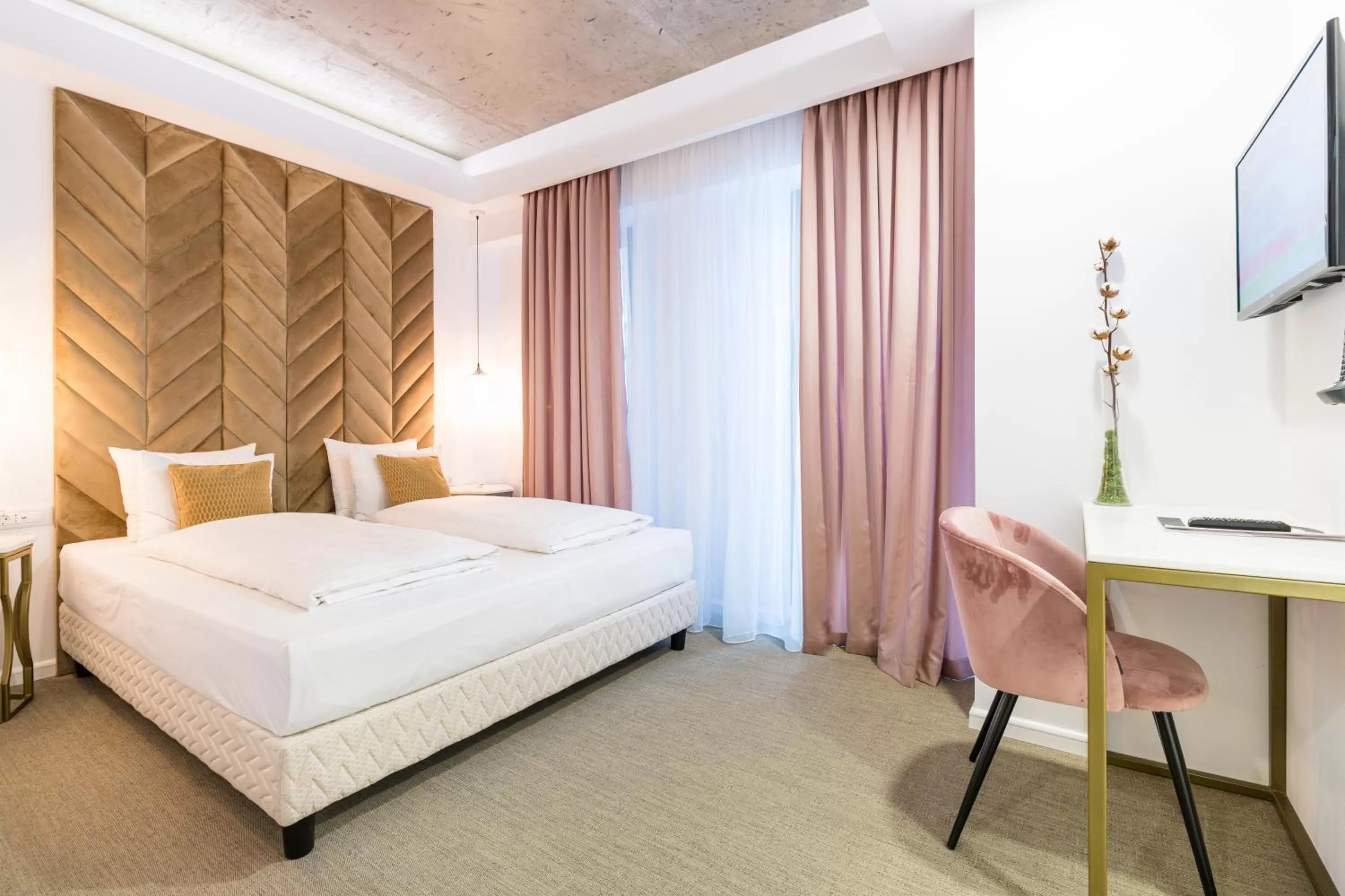 Photo of the whole room, Bed in Filitti Boutique Hotel