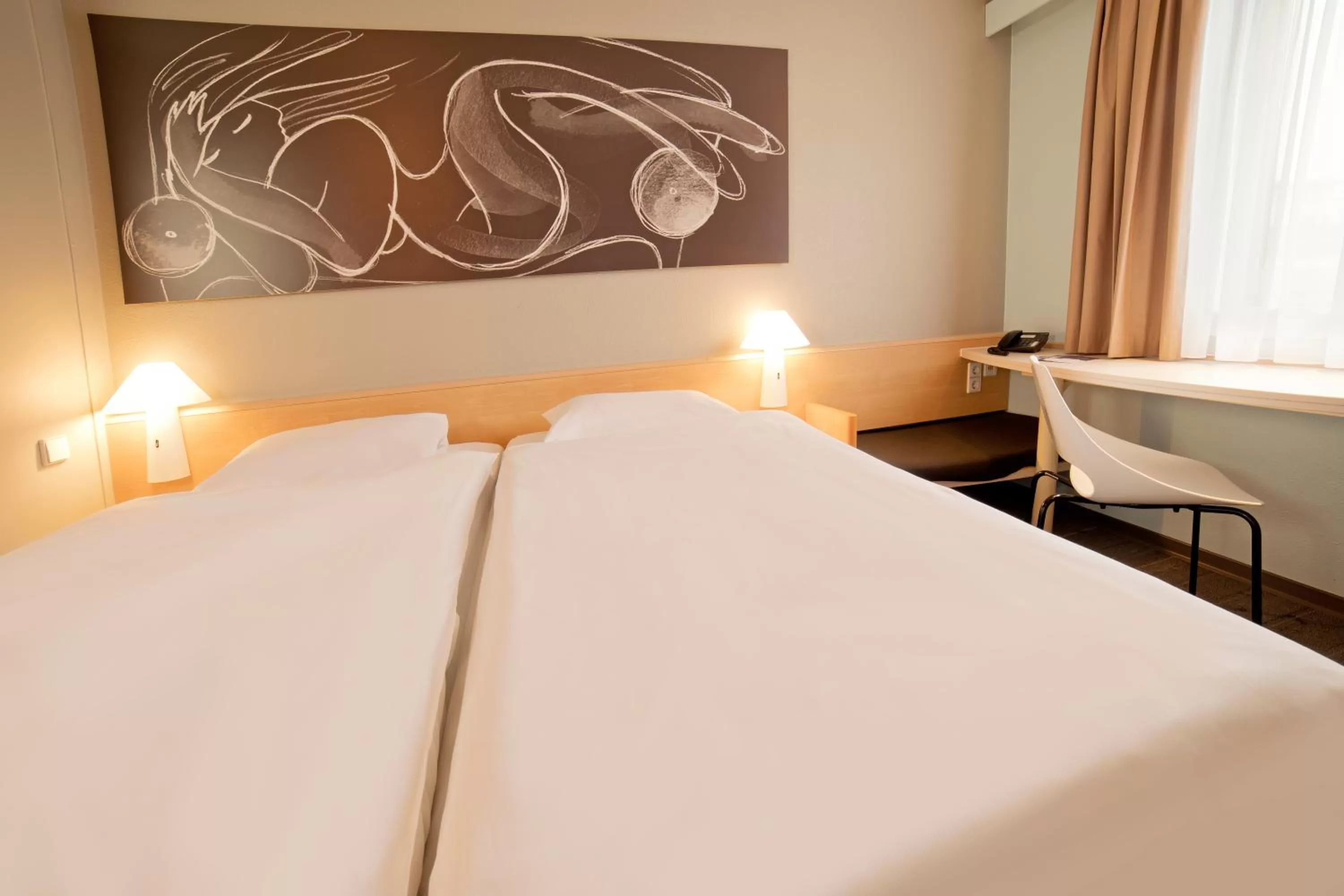 Bed in ibis Jena City