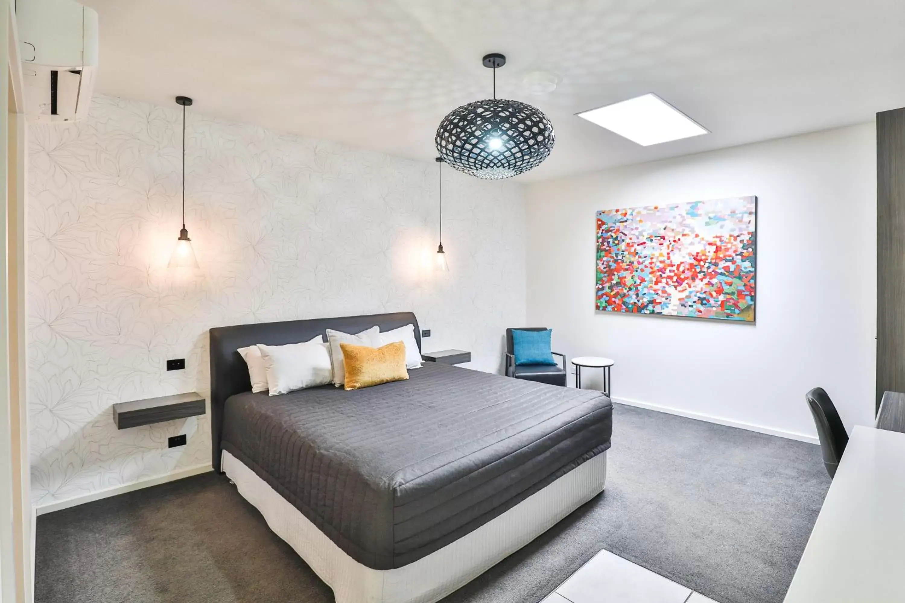 Bed in Indulge Apartments - CBD