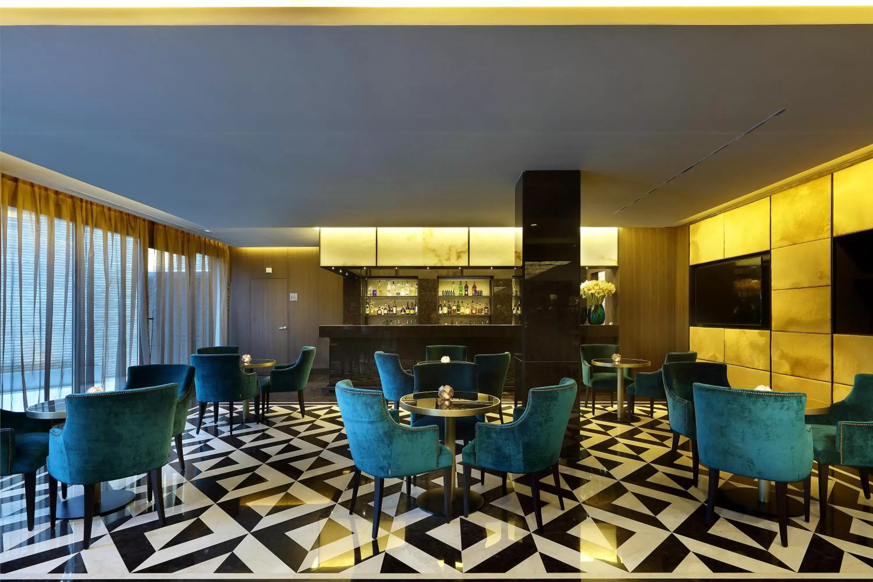 Lounge or bar, Restaurant/Places to Eat in Áurea Washington Irving by Eurostars Hotel Company