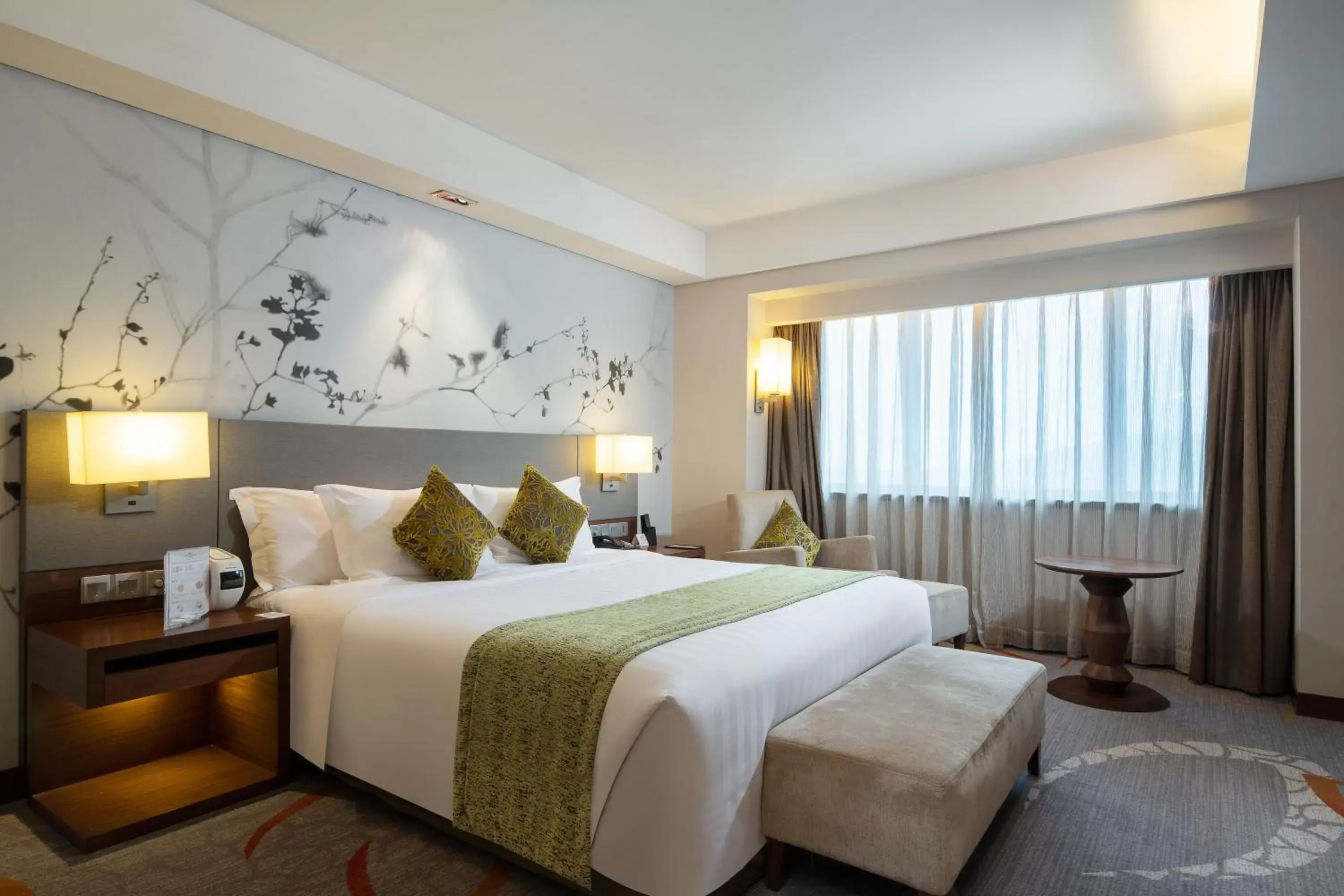 Photo of the whole room, Bed in Crowne Plaza Guangzhou City Centre, an IHG Hotel