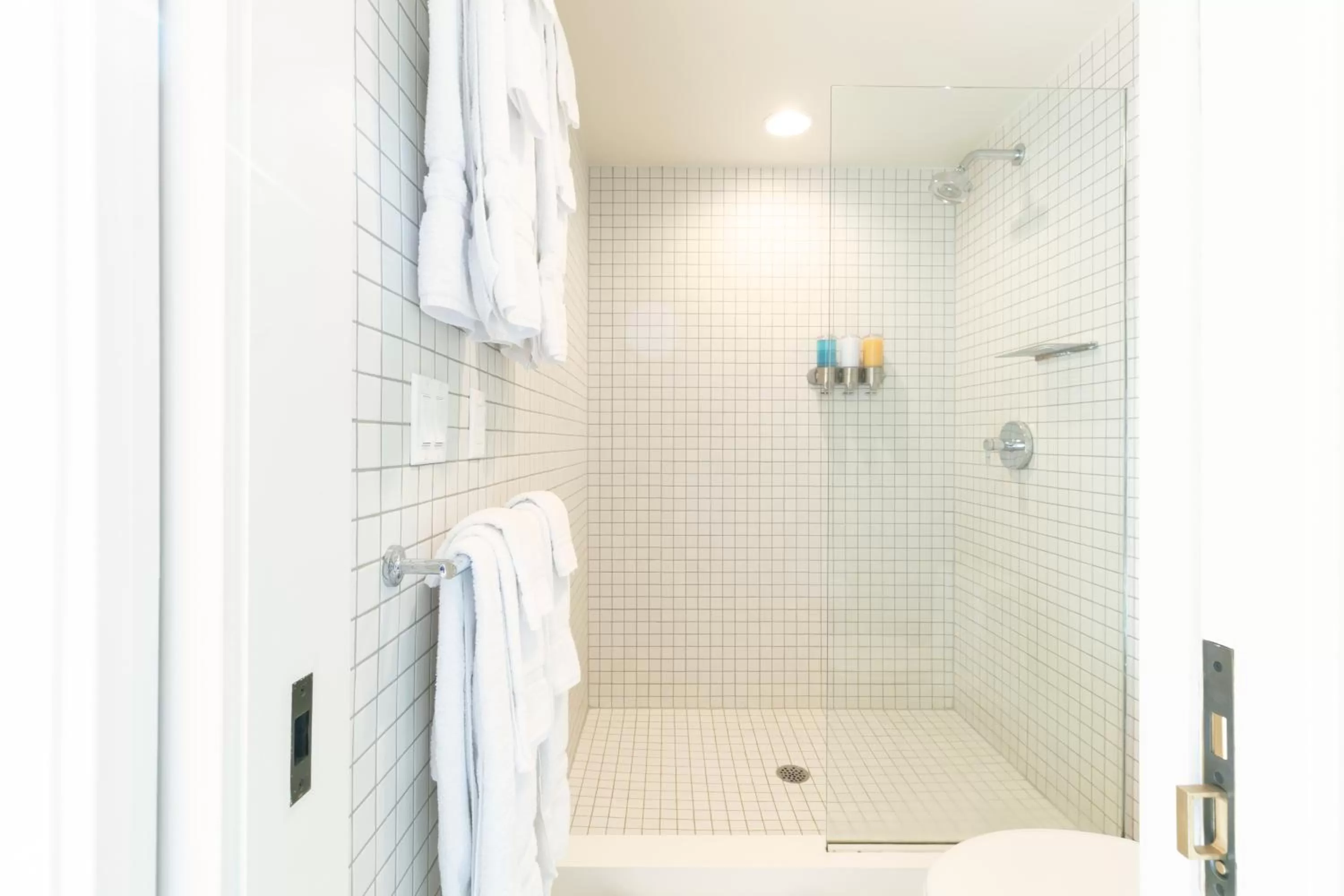 Shower in Little Beaver Inn