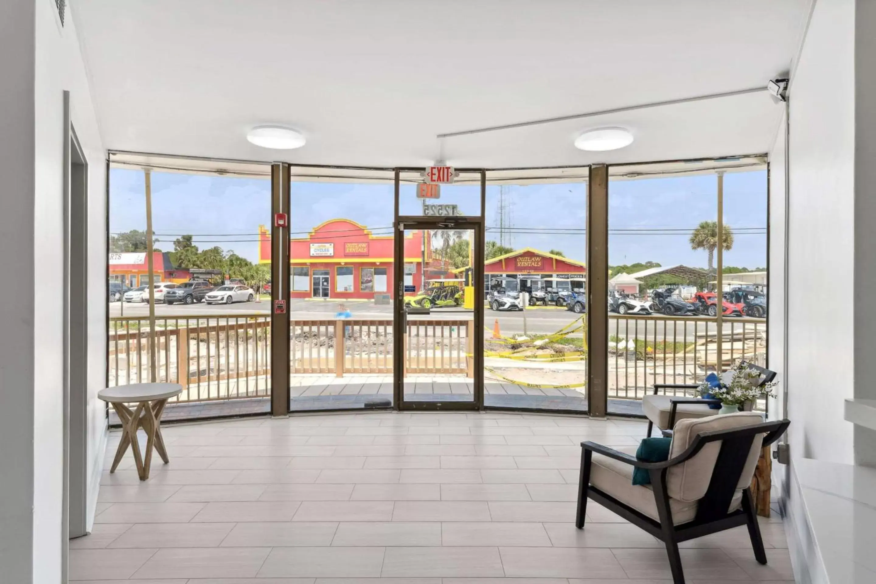 Lobby or reception in Chateau Beachfront Resort - BW Signature Collection