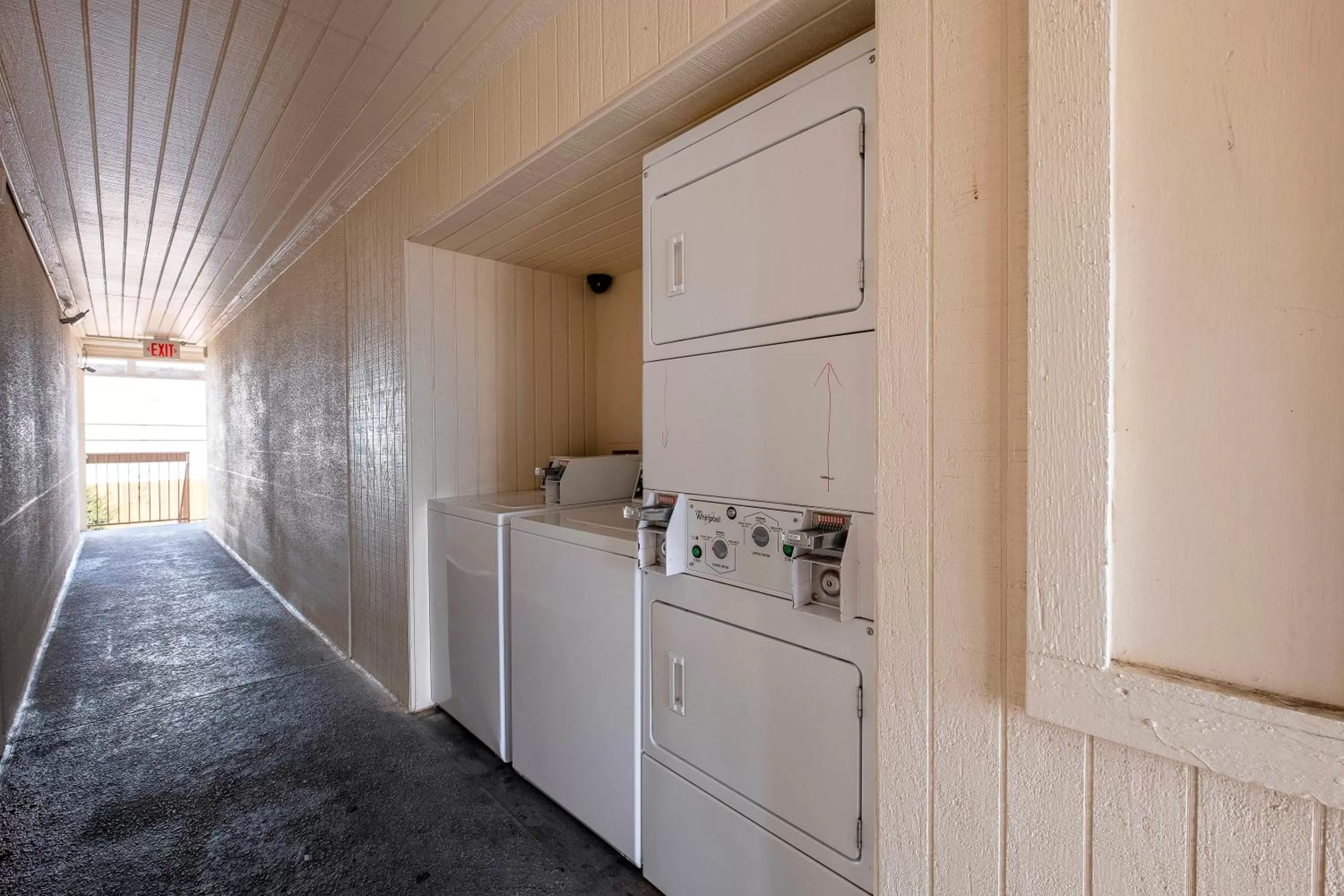 laundry in Red Roof Inn Houston North - FM1960 & I-45