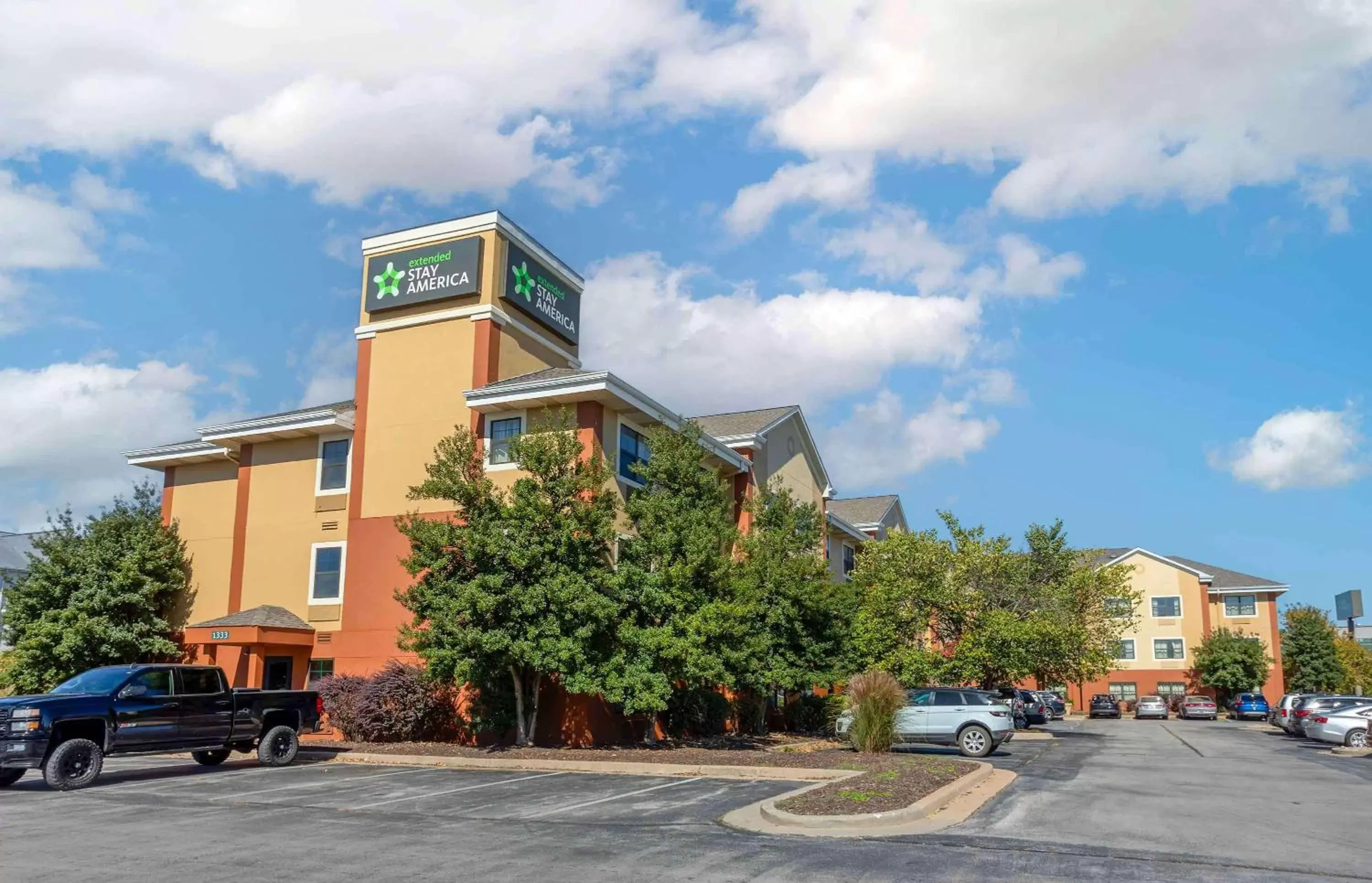 Property Building in Extended Stay America Suites - Springfield - South