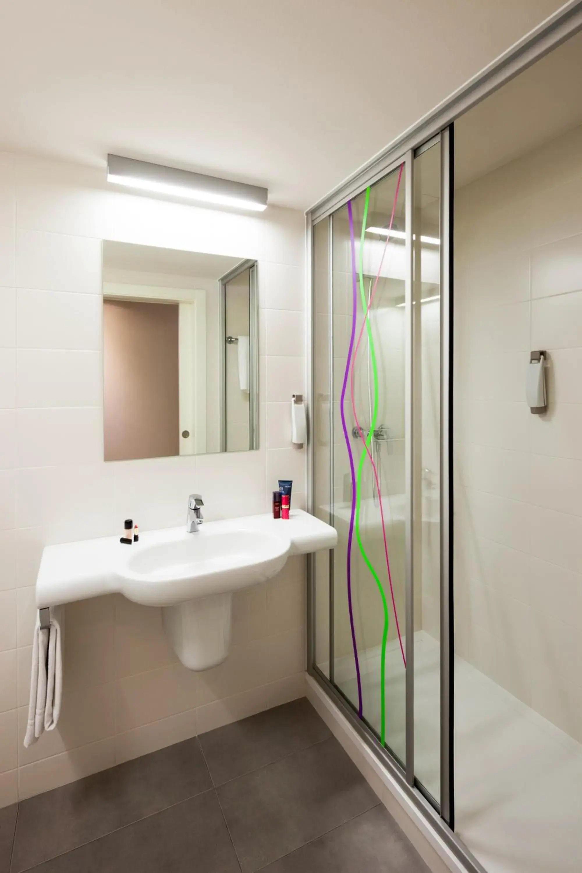Shower, Bathroom in ibis Styles Lleida Torrefarrera