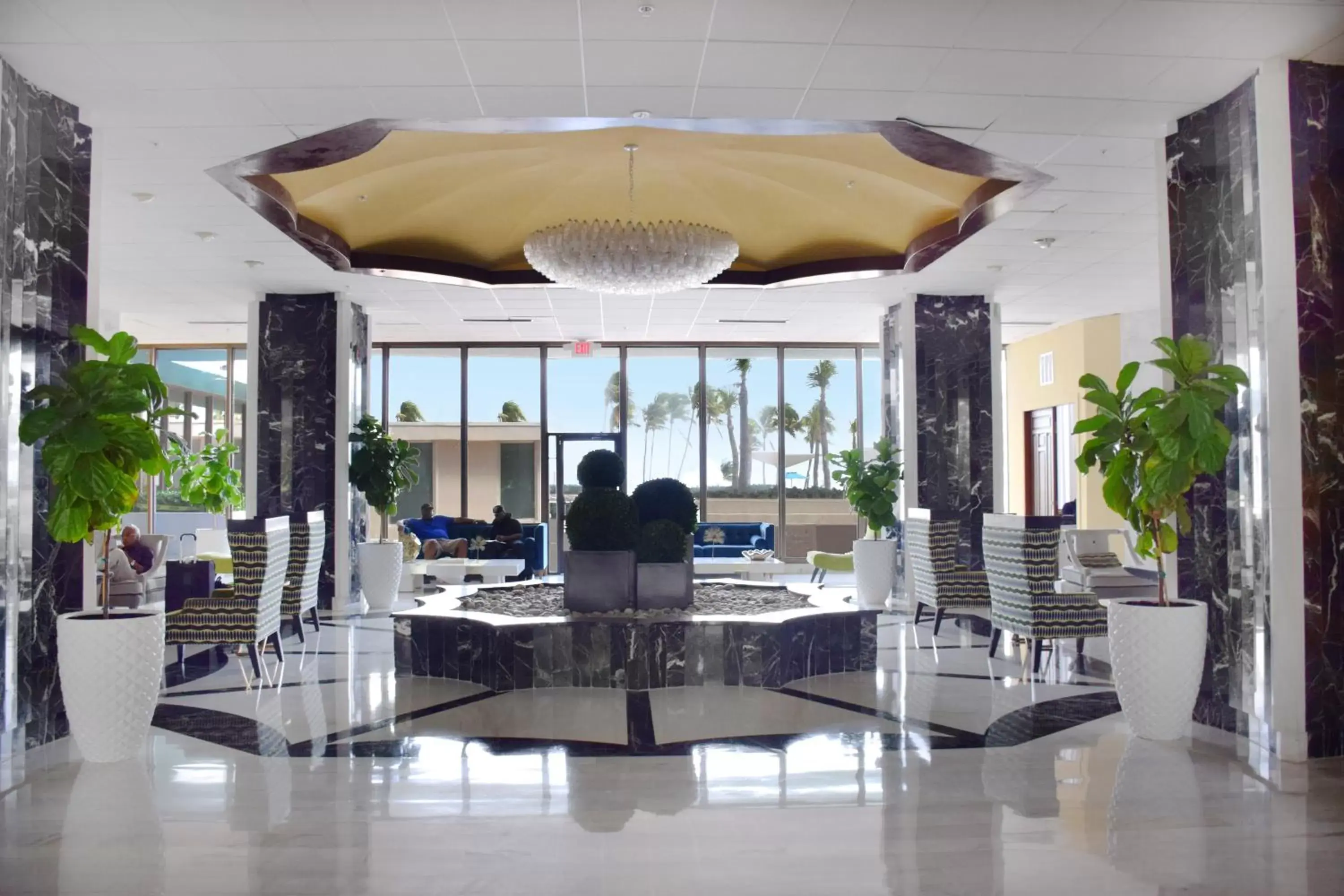 Lobby or reception, Restaurant/Places to Eat in Seacoast Suites on Miami Beach