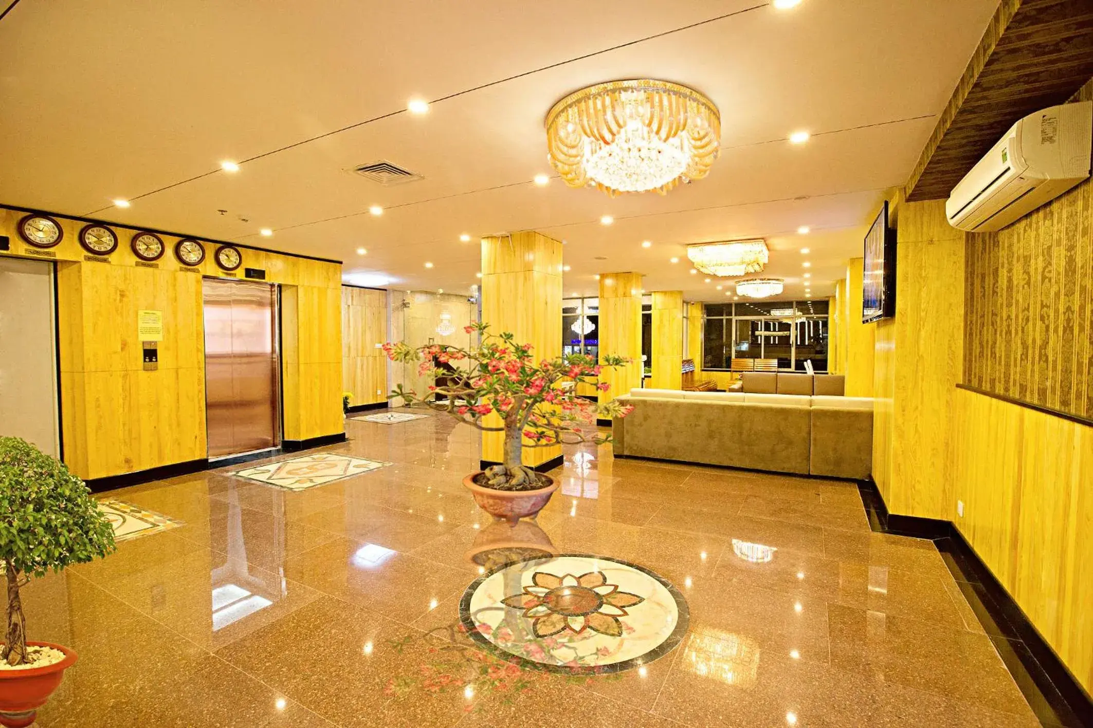 Lobby or reception, Lobby/Reception in Golden Rain 2 Hotel