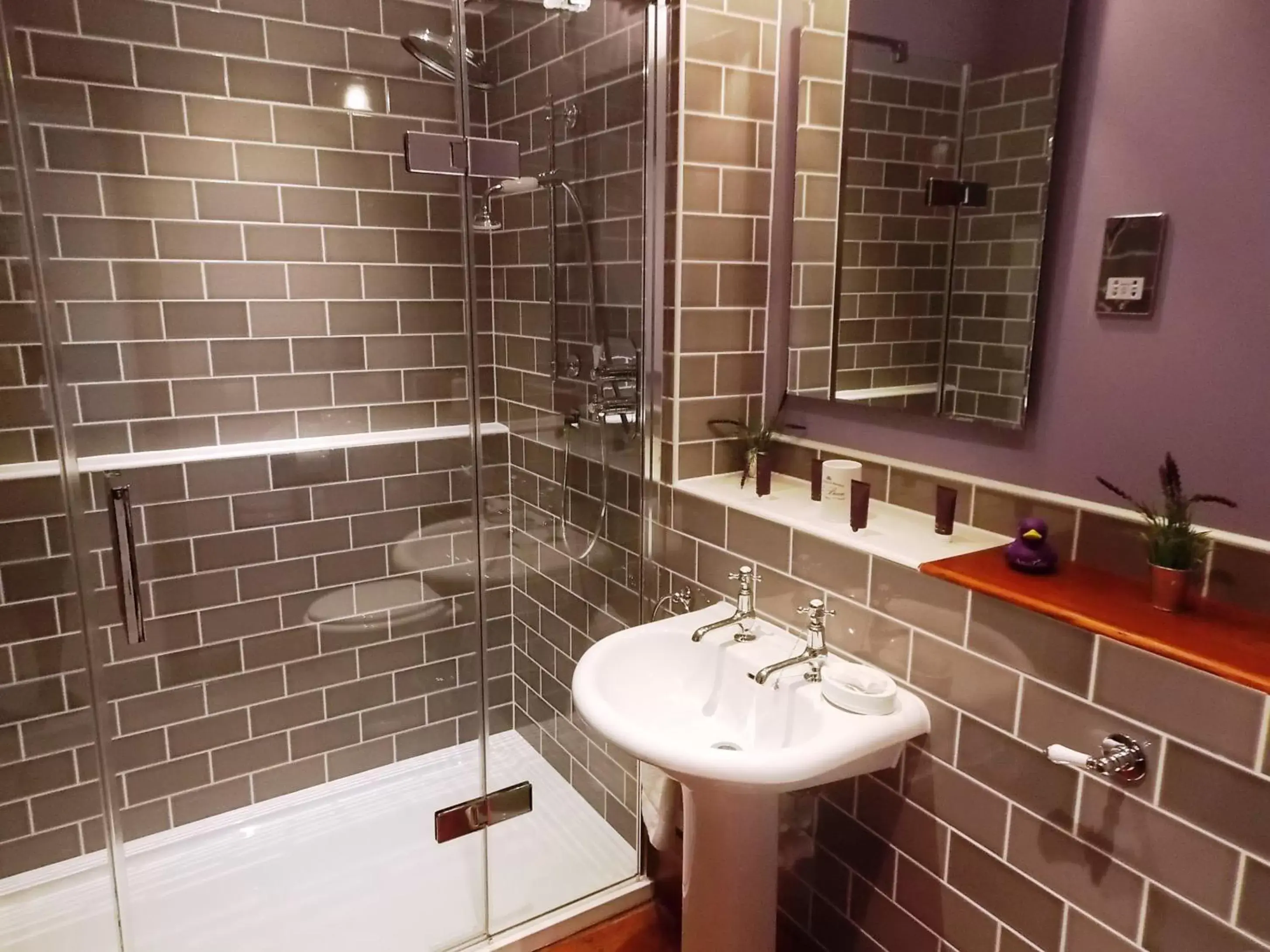Bathroom in Stanbrook Abbey Hotel, Worcester