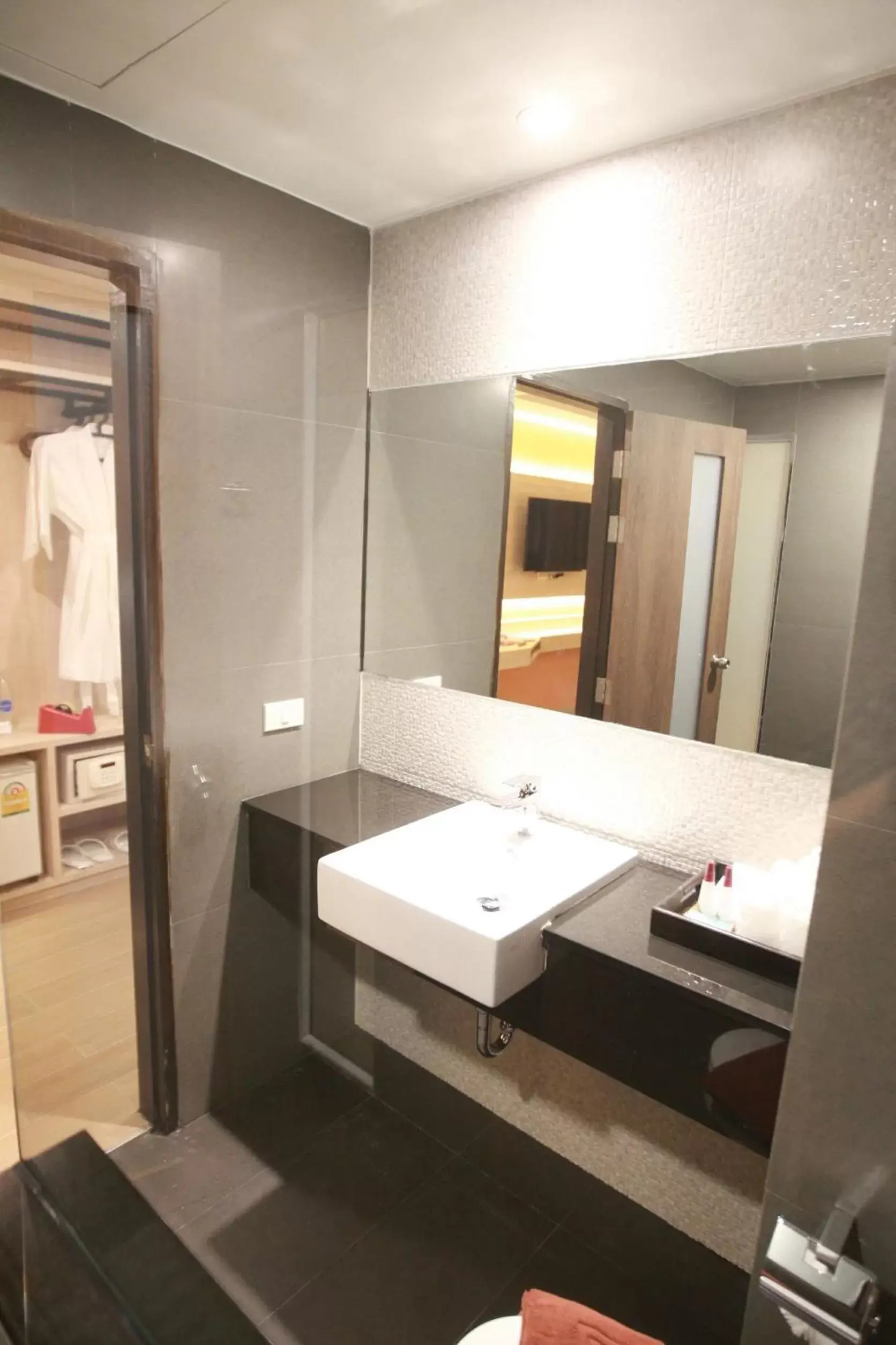Bathroom in Levana Pattaya Hotel - SHA Extra Plus