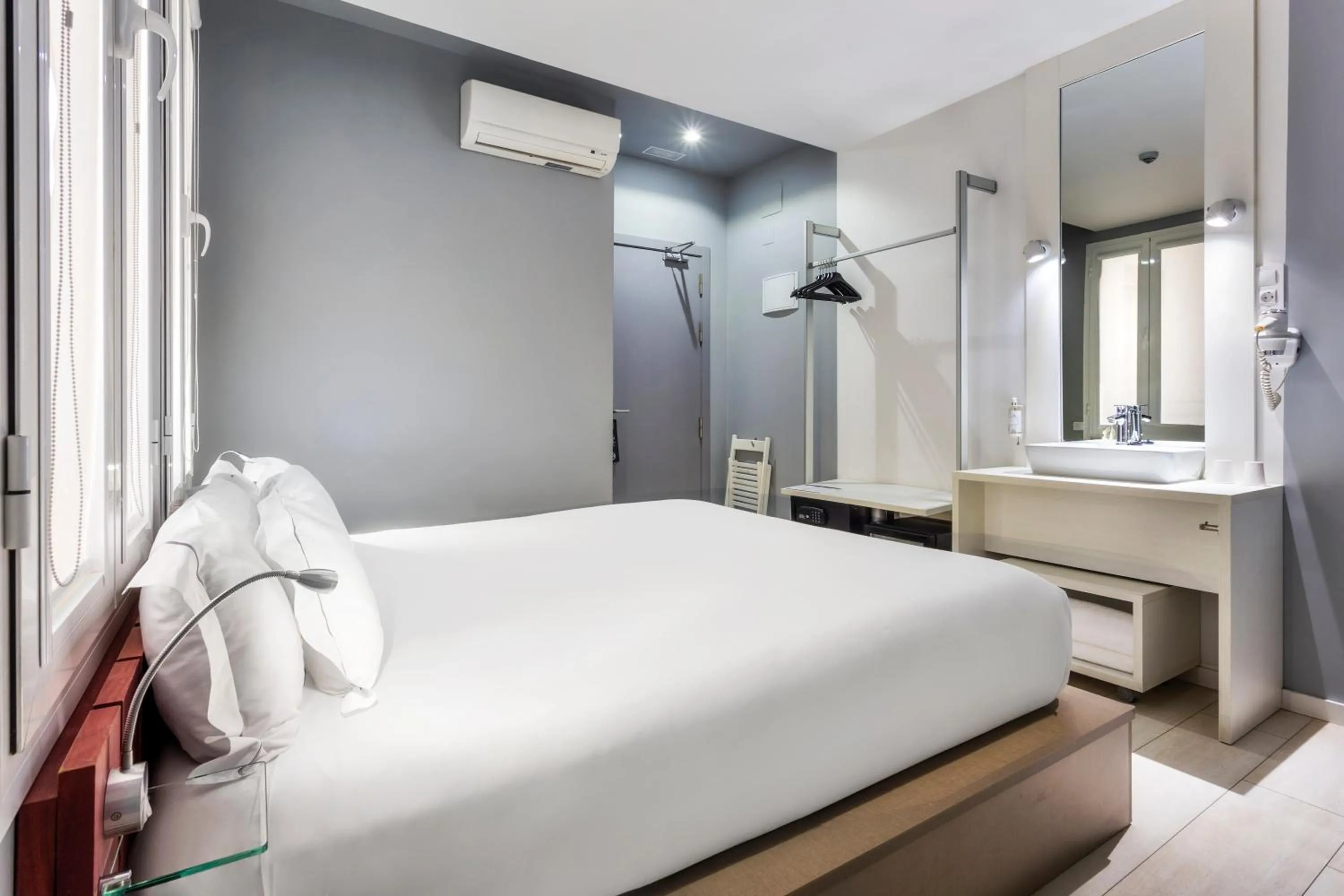 Bed in B&B HOTEL Madrid Centro Fuencarral 52