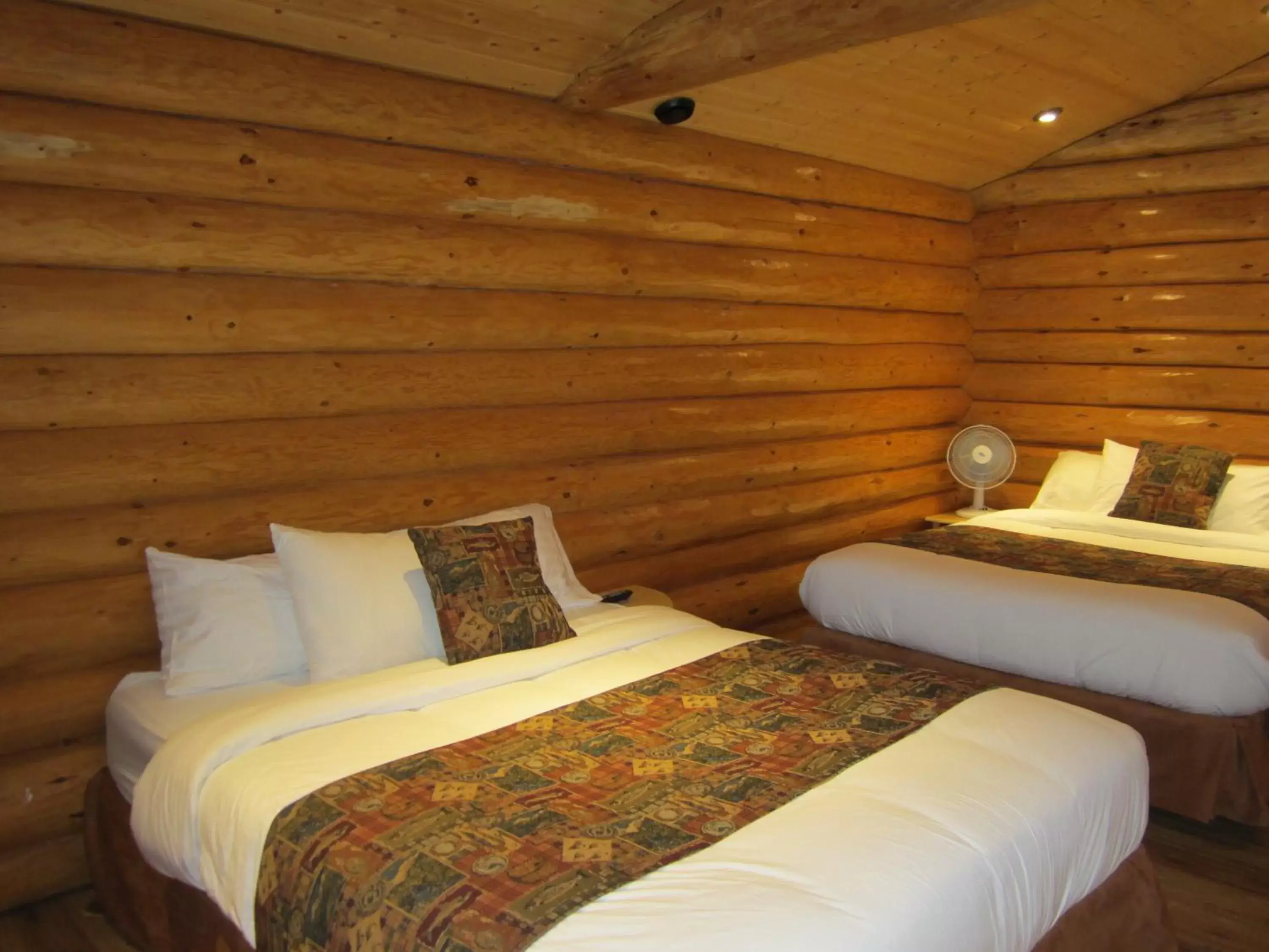 Bed in Port Hardy Cabins