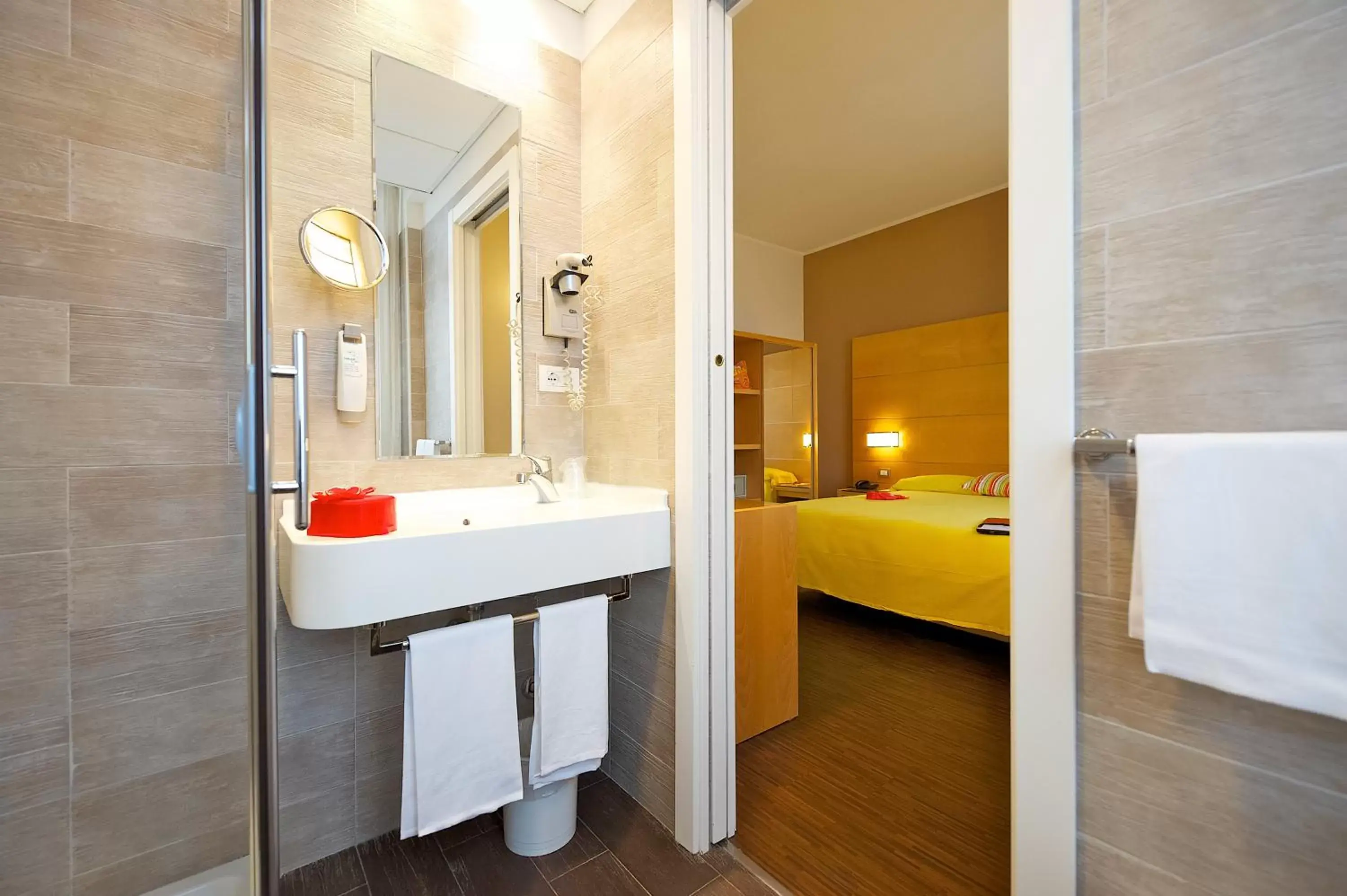 Toilet, Bed in Ibis Styles Parma Toscanini Toilet, Bed in Ibis Styles Parma Toscanini