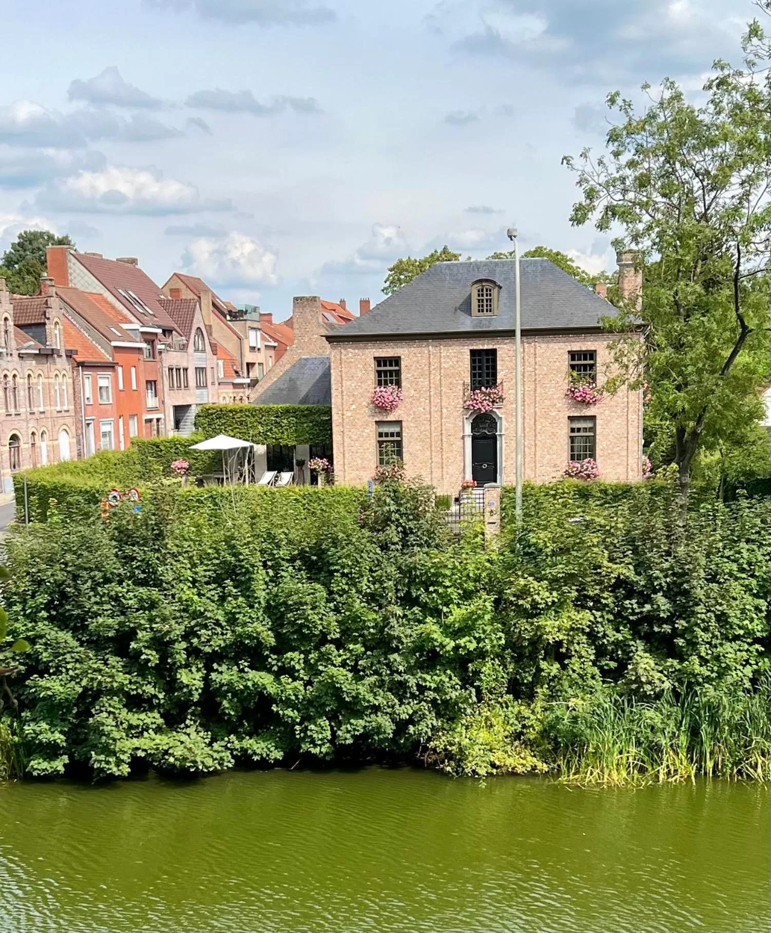 Property Building in Guesthouse Villa Vauban