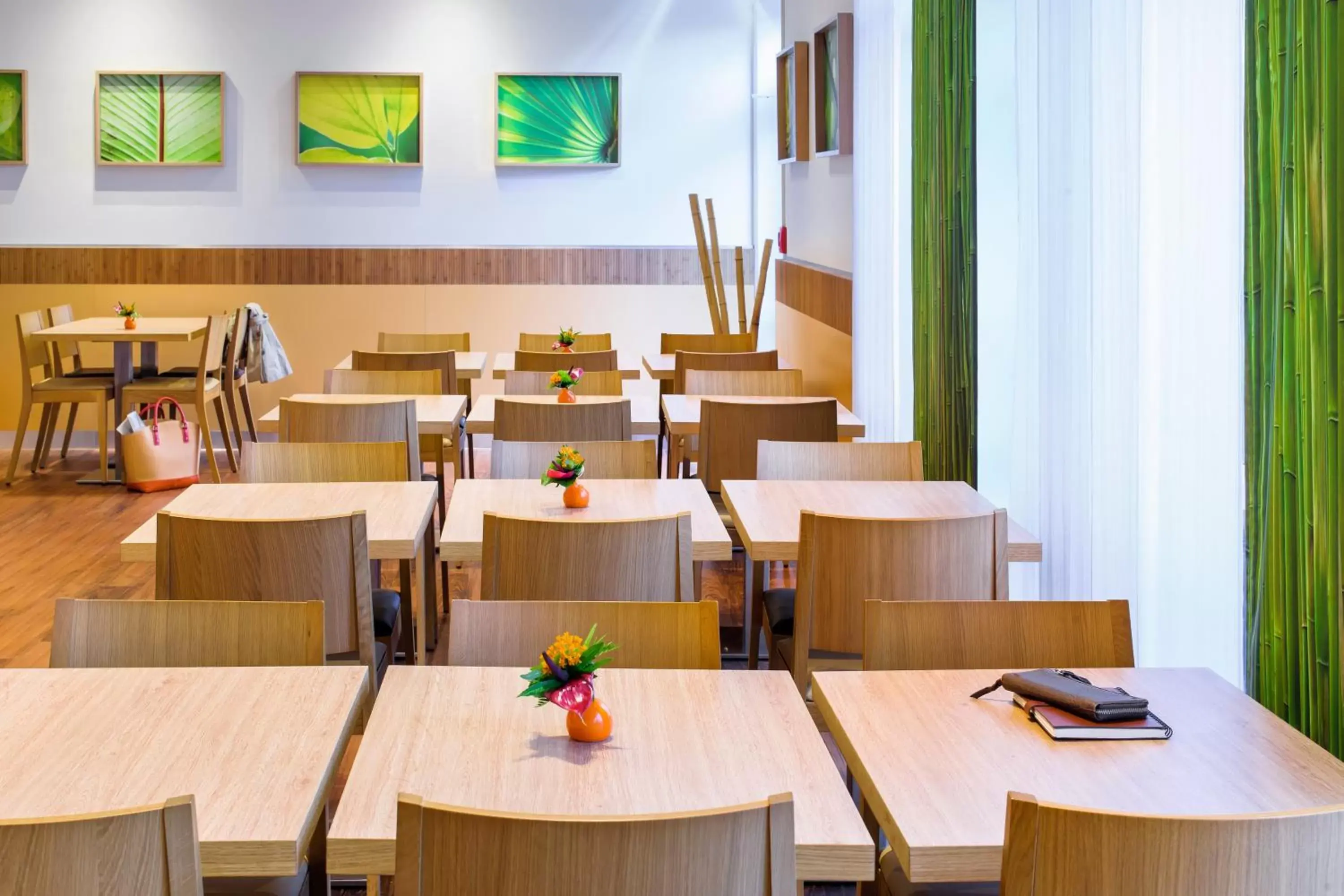 Restaurant/Places to Eat in ibis Hotel Hannover Medical Park